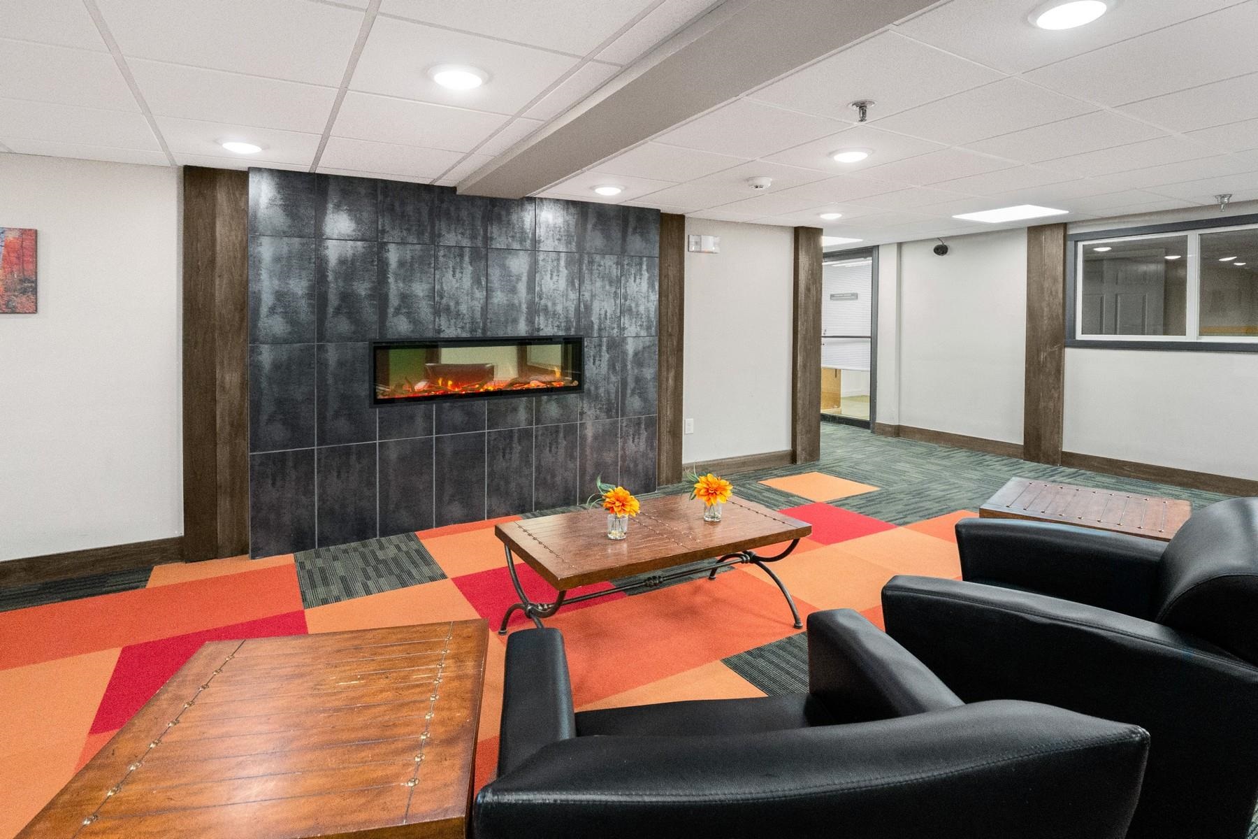 135 East Mountain Road Unit: 1C1