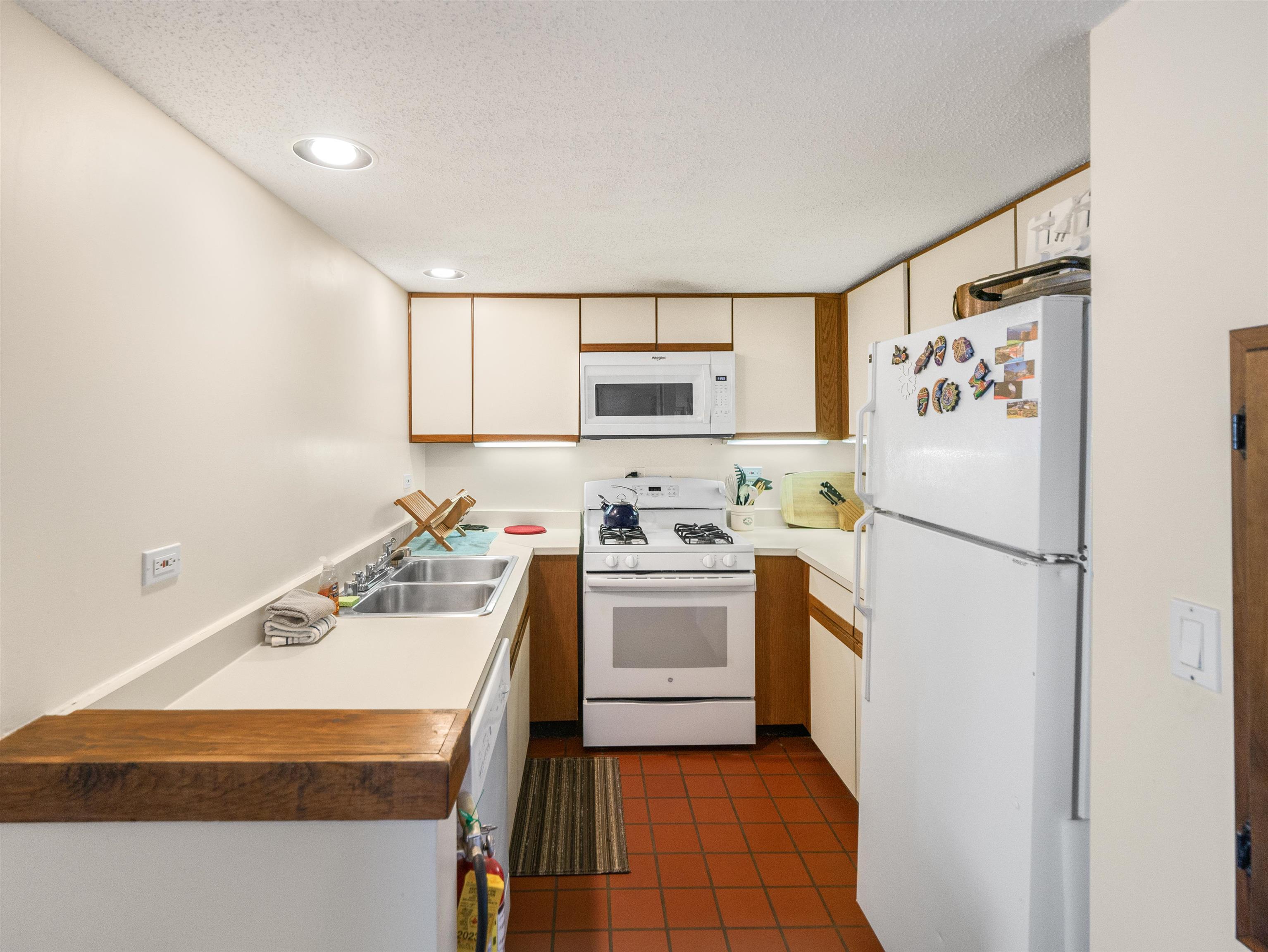 281 Sunrise Road Unit: Cambridge 205