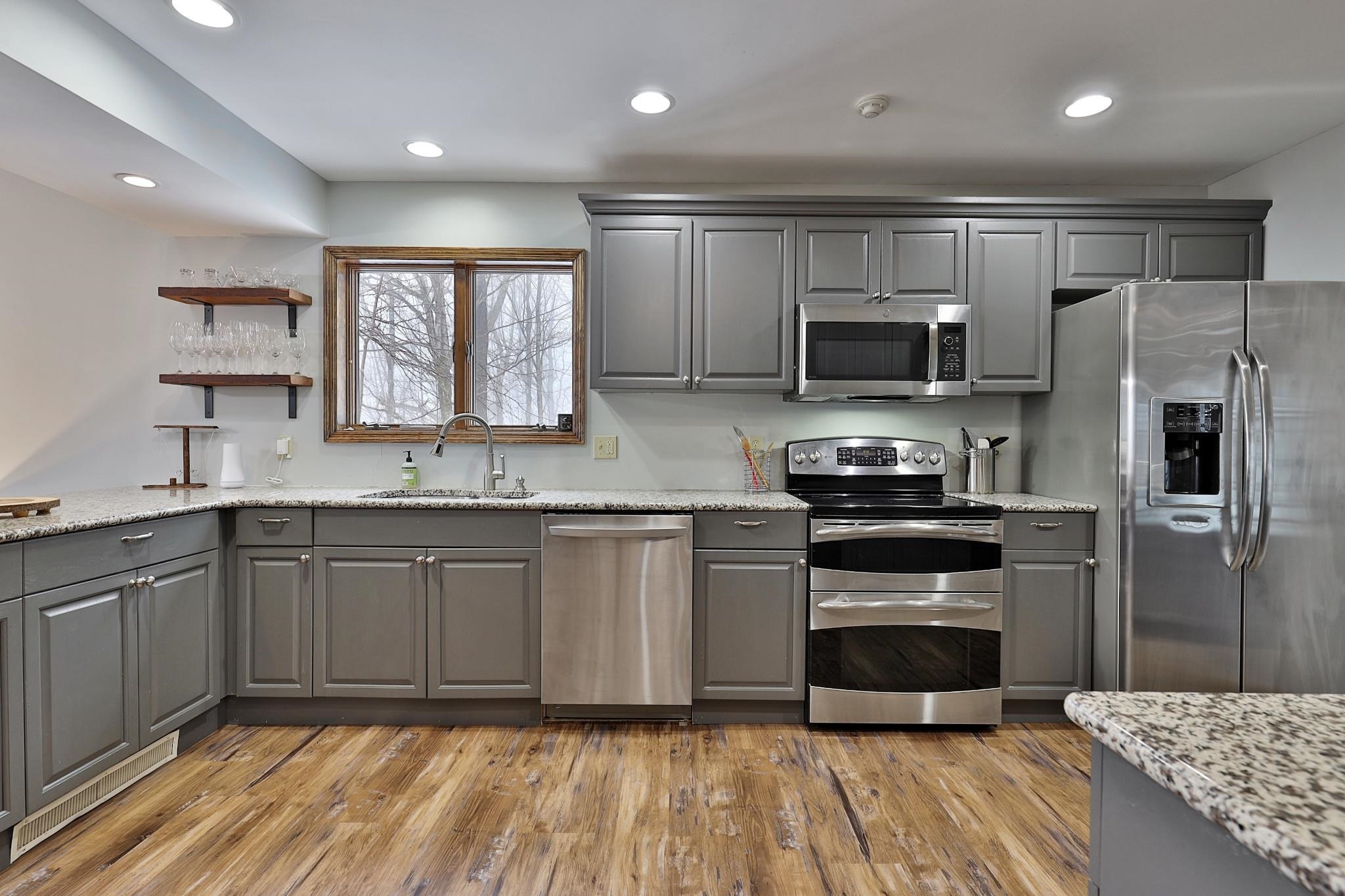 1992 E Mountain Road