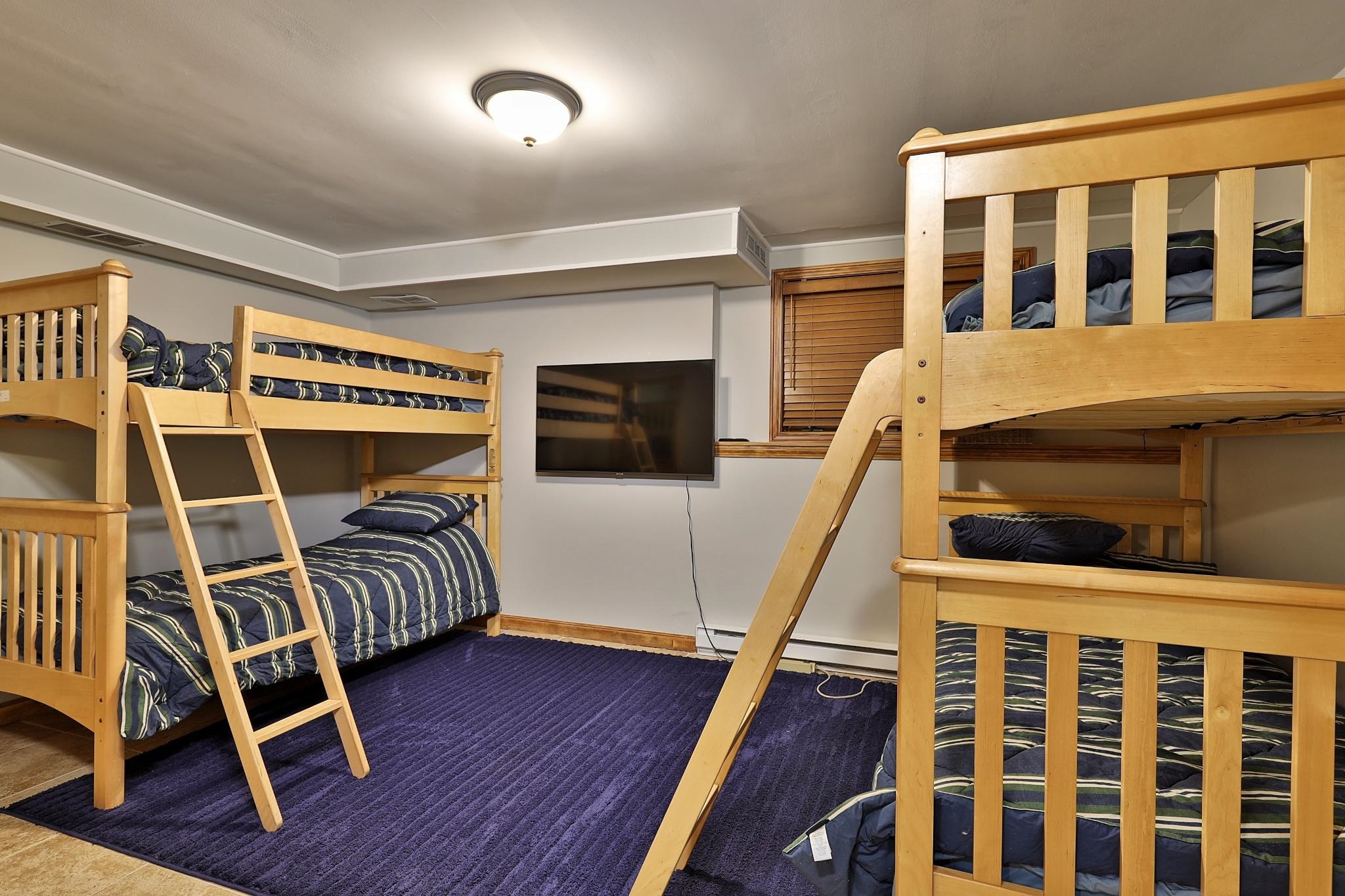 1992 E Mountain Road