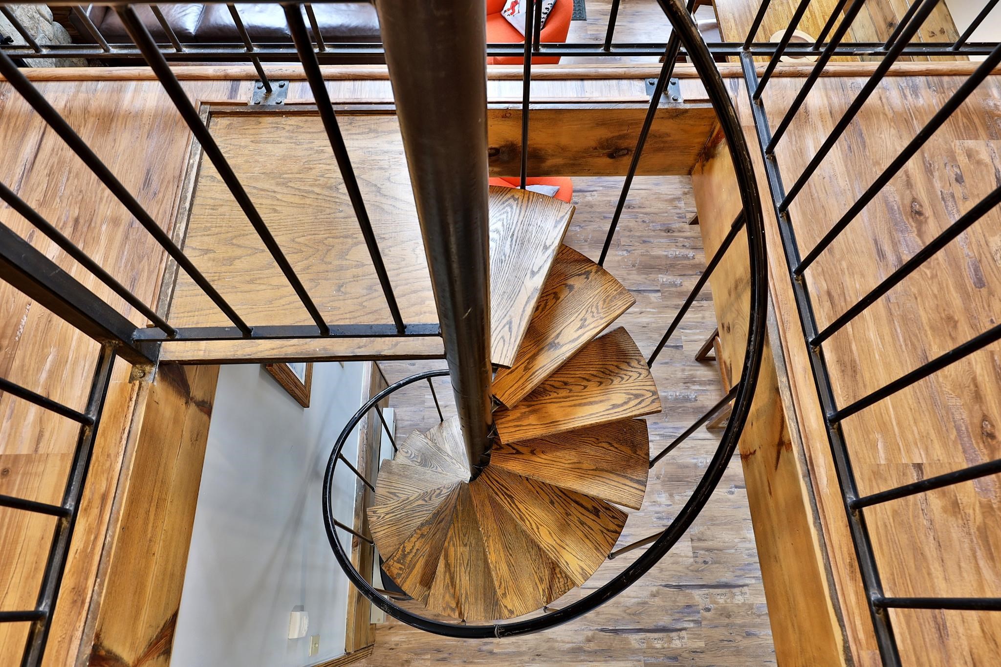 1992 E Mountain Road