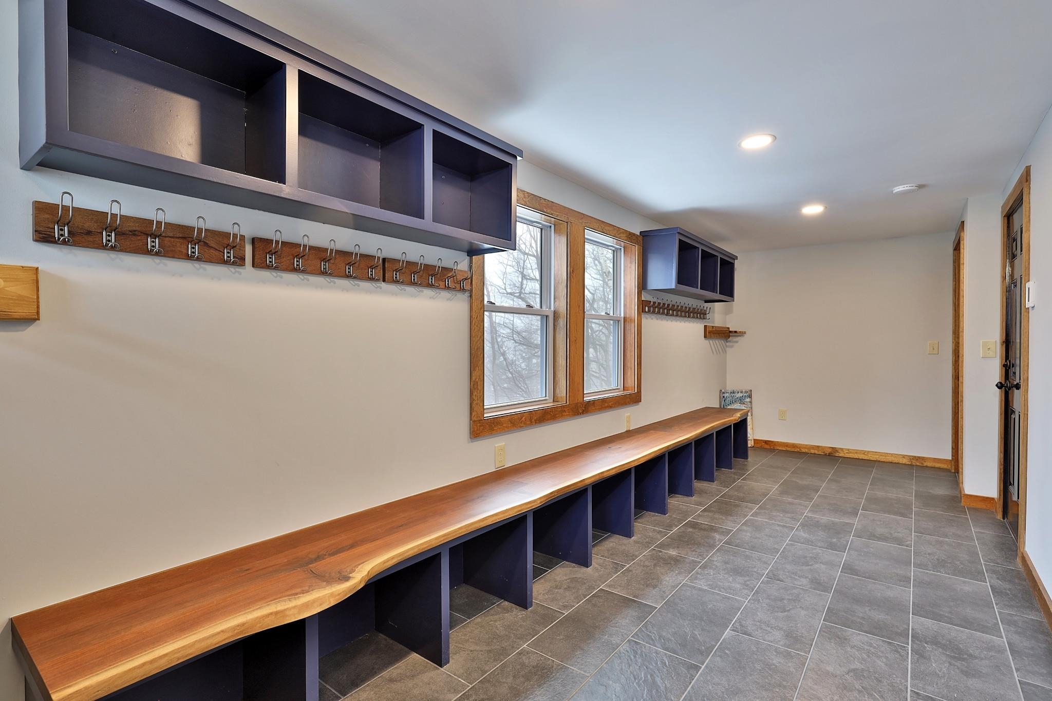 1992 E Mountain Road