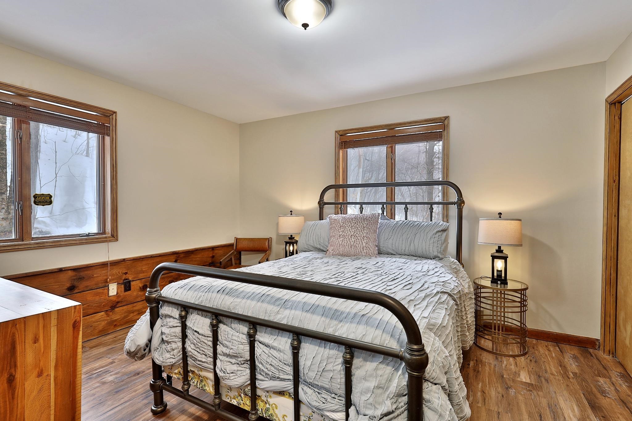 1992 E Mountain Road