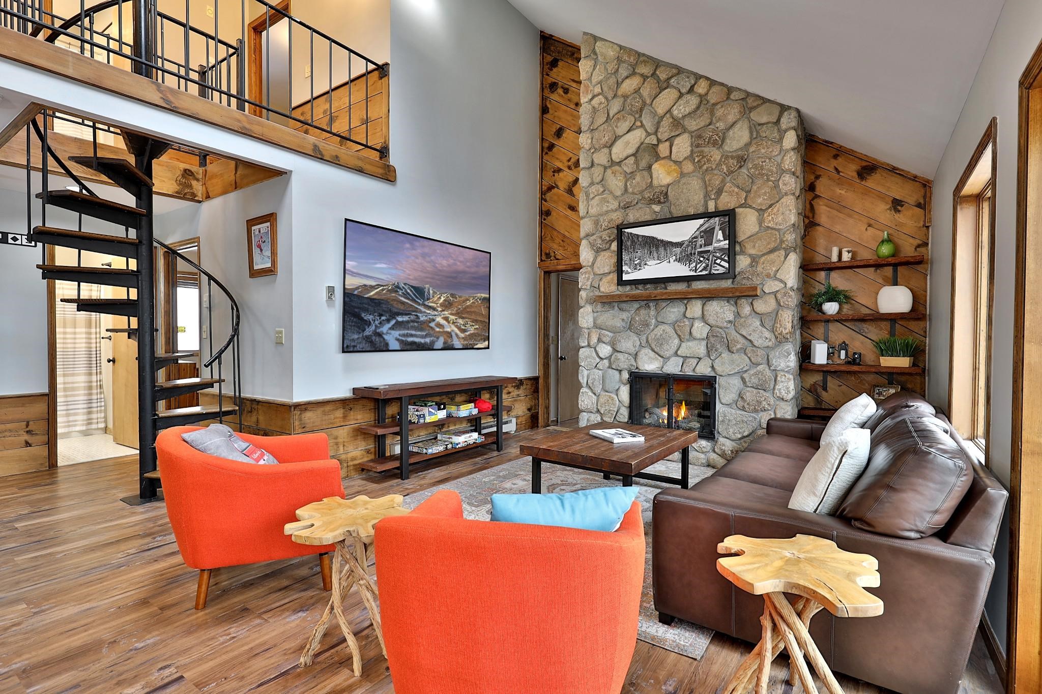 1992 E Mountain Road