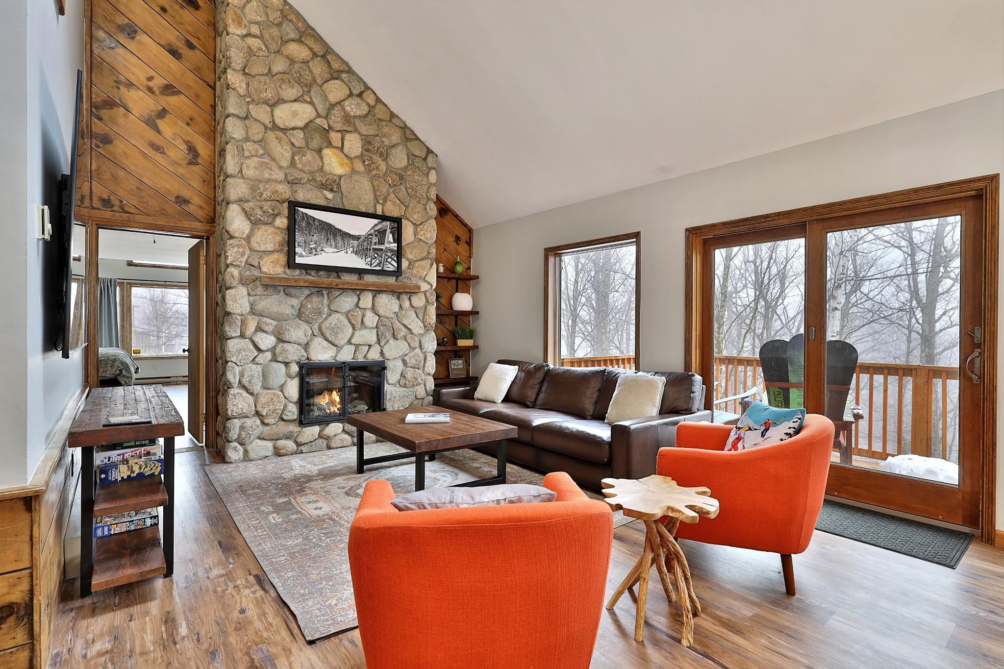 1992 E Mountain Road