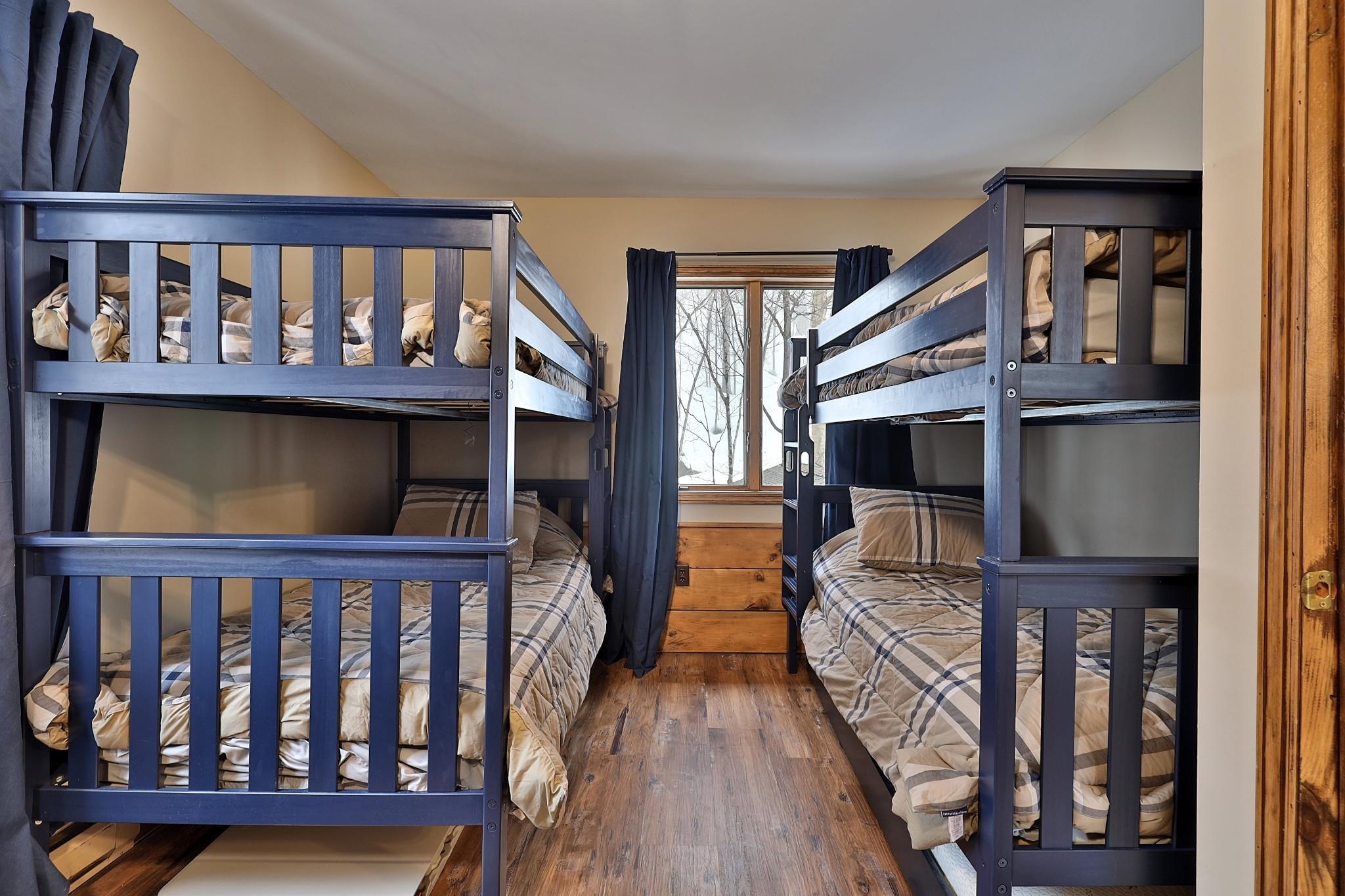 1992 E Mountain Road