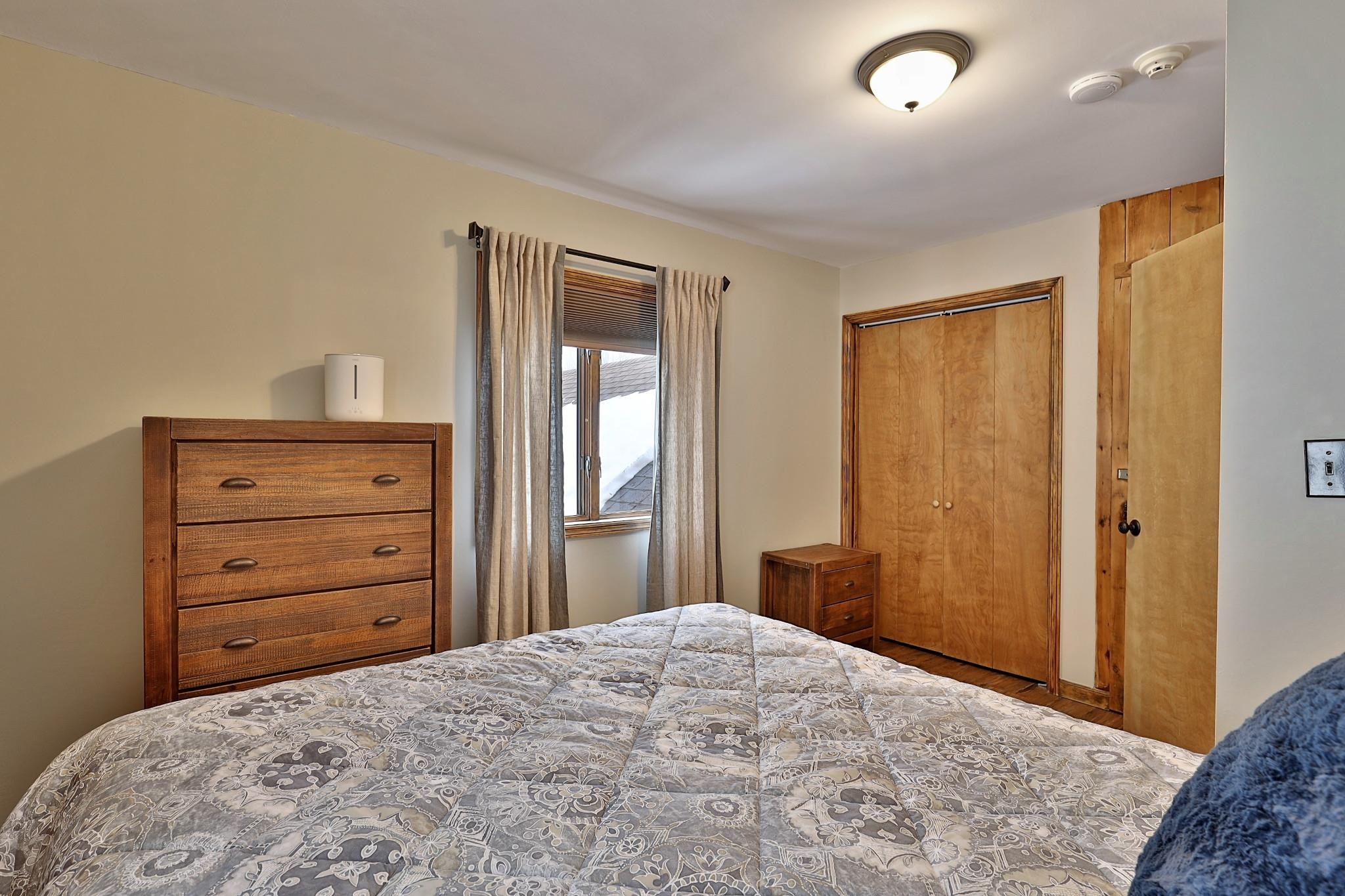 1992 E Mountain Road