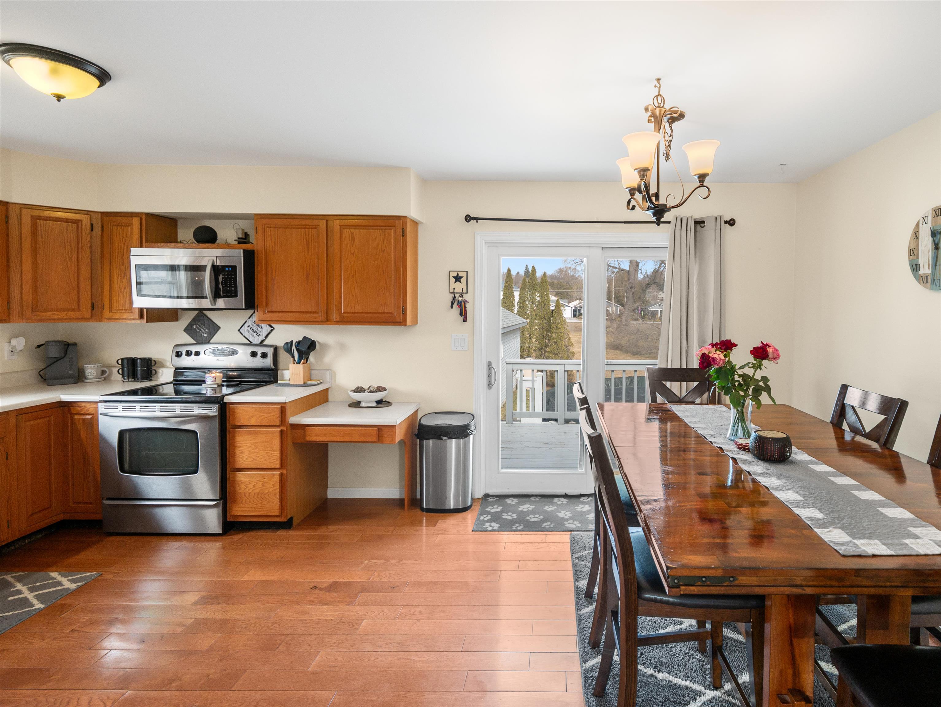 85 Engrem Avenue