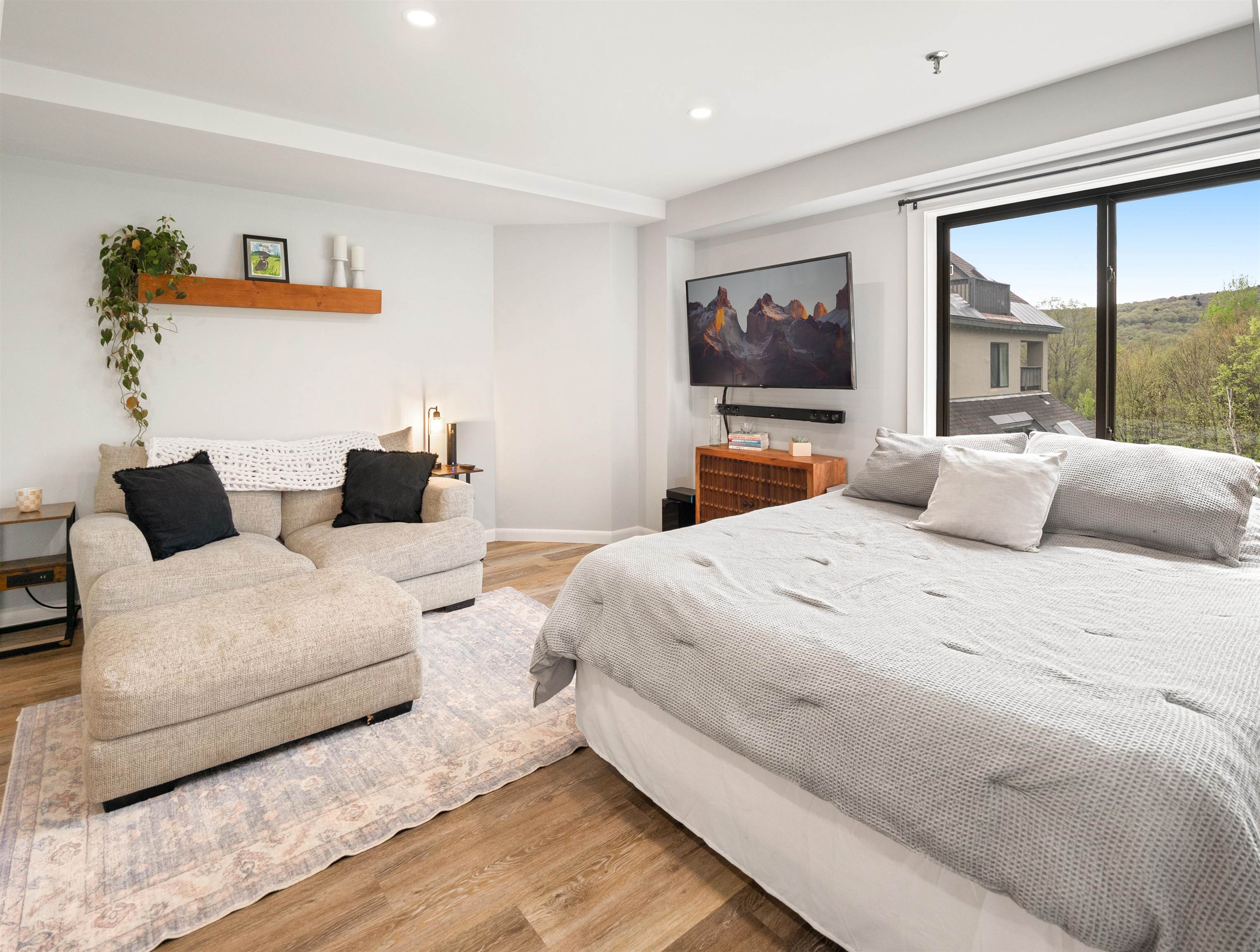 133 East Mountain Road Unit: 3E13