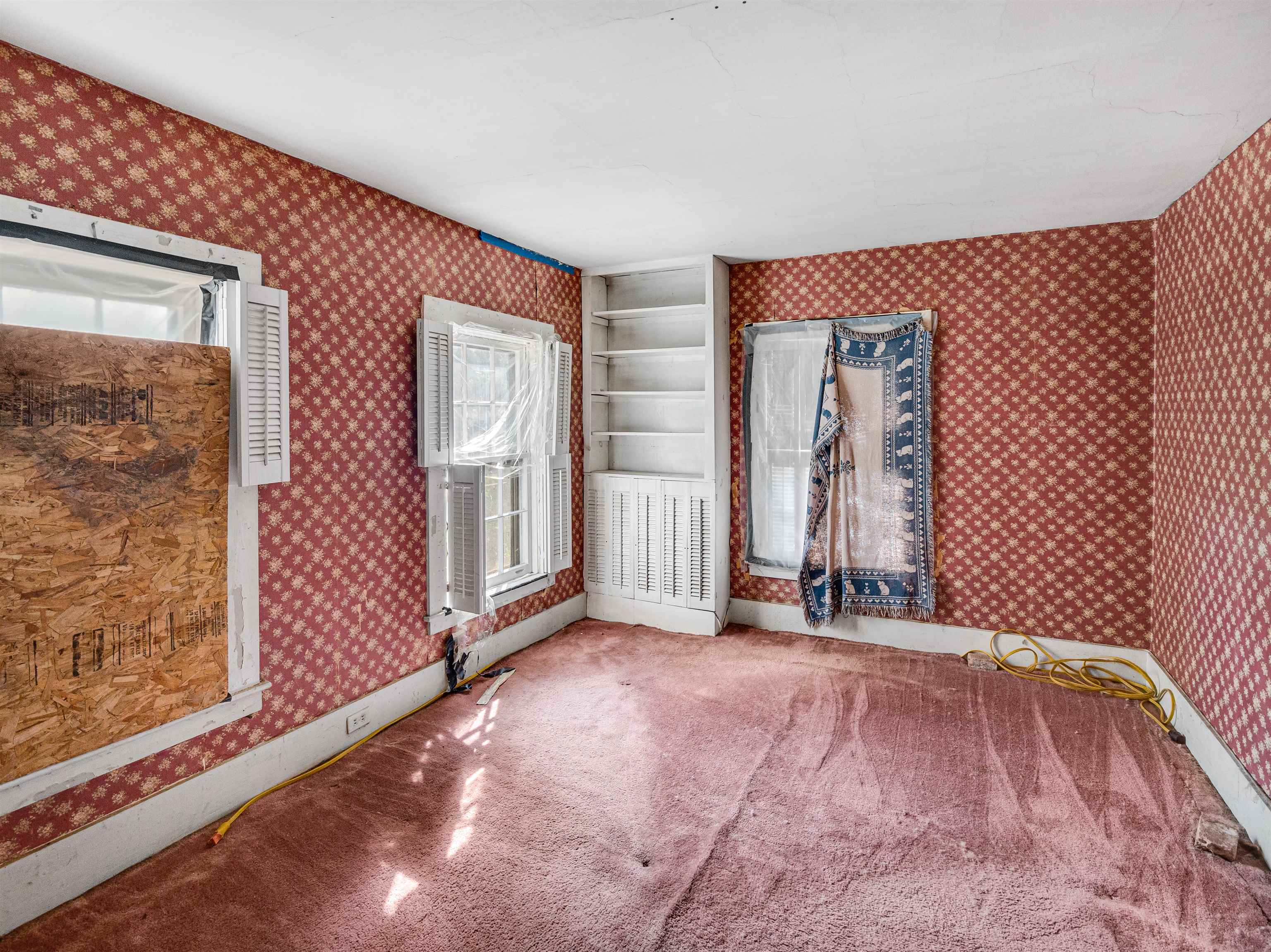 85 Evergreen Avenue