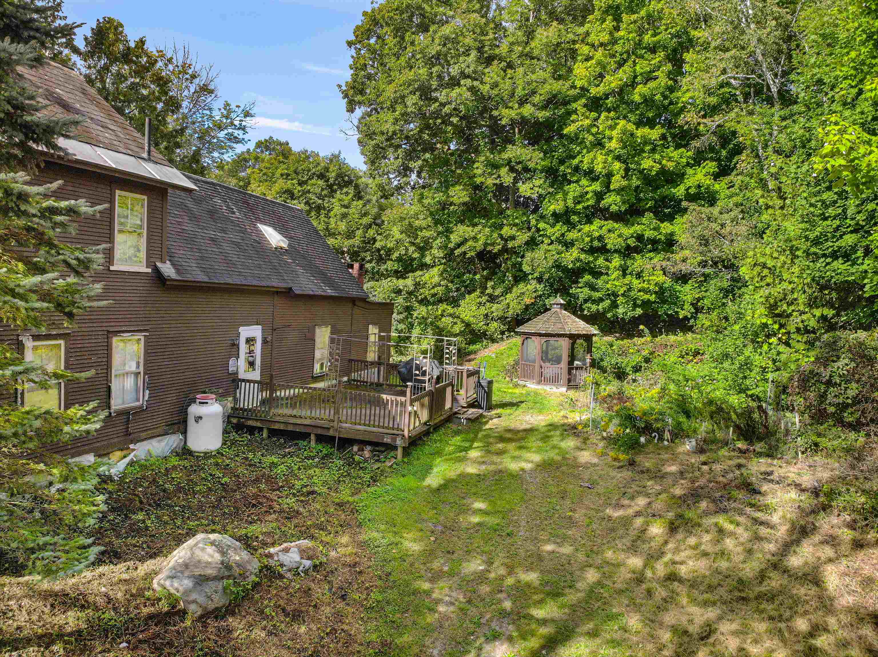 85 Evergreen Avenue