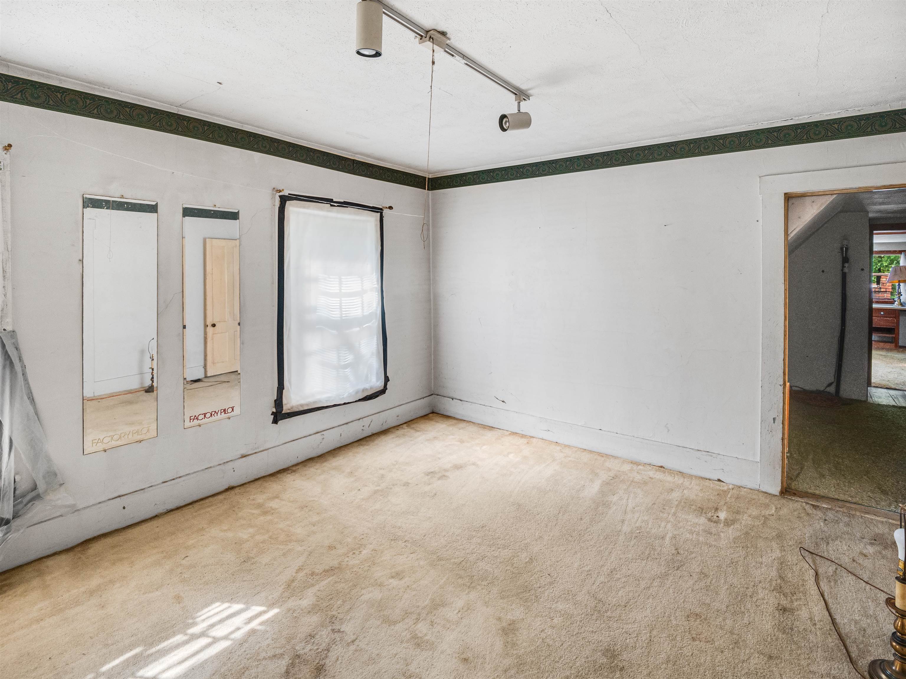 85 Evergreen Avenue