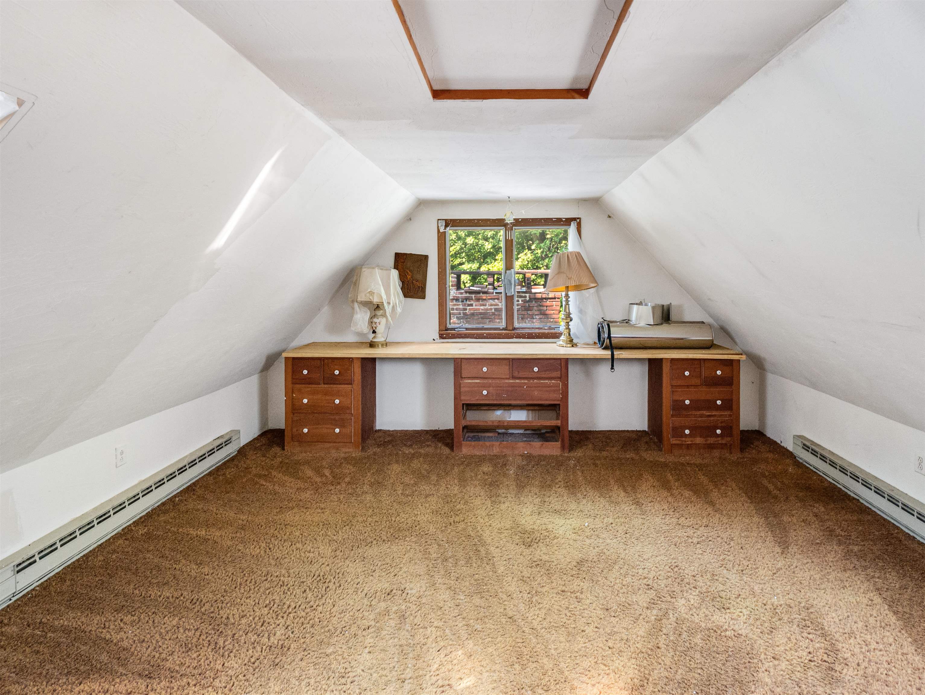 85 Evergreen Avenue