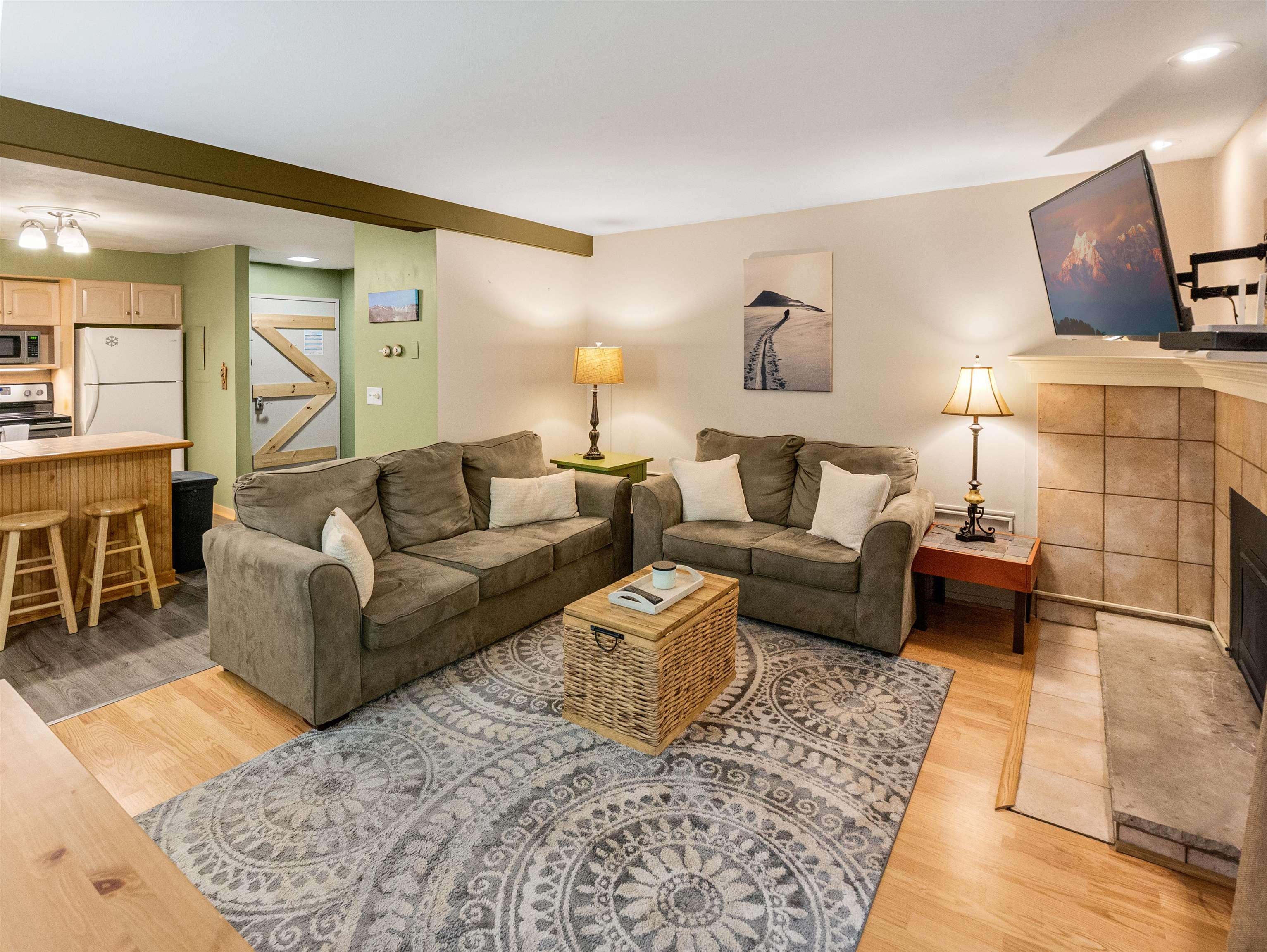 37 Gateway Court Unit: A2