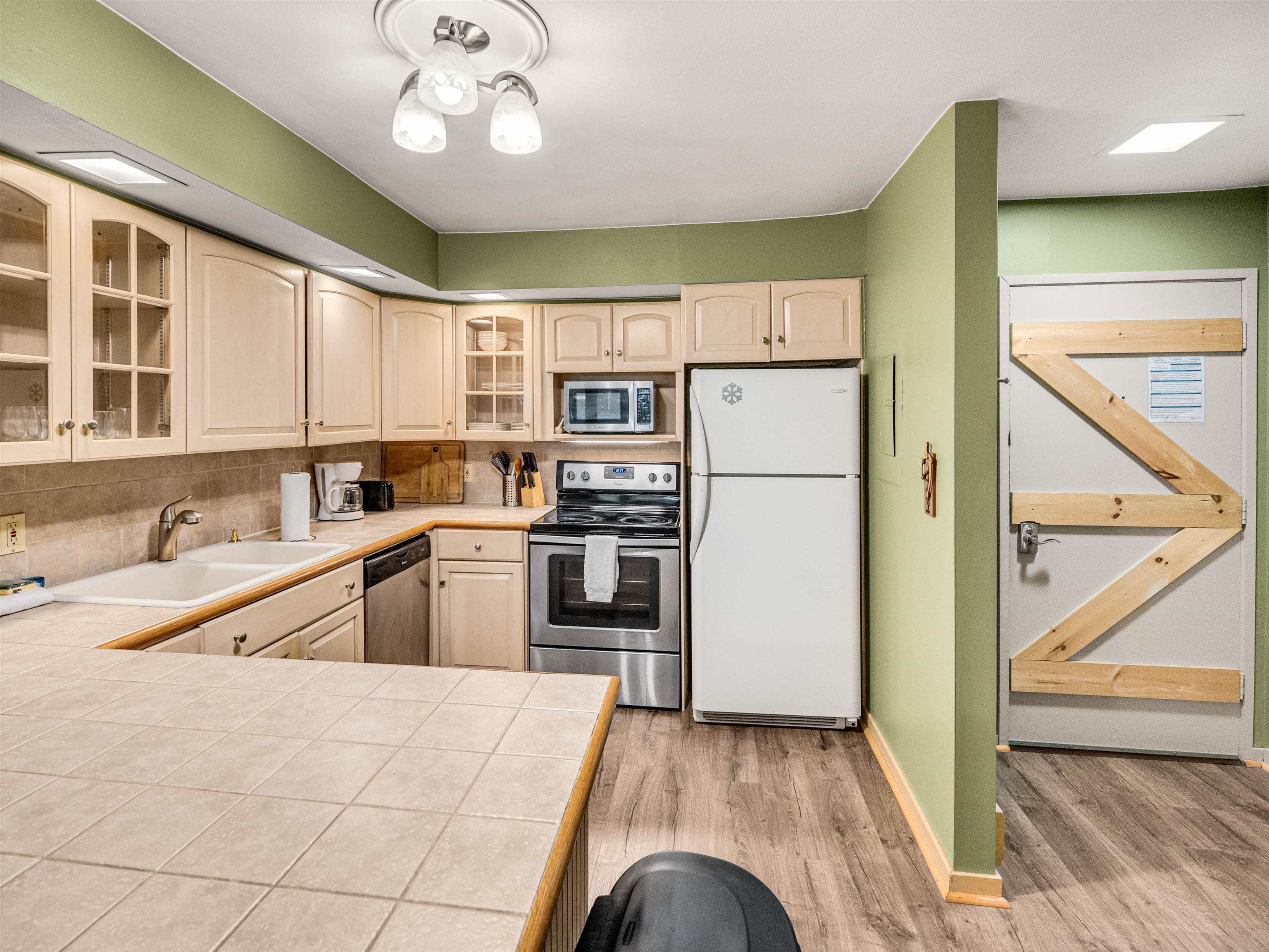 37 Gateway Court Unit: A2