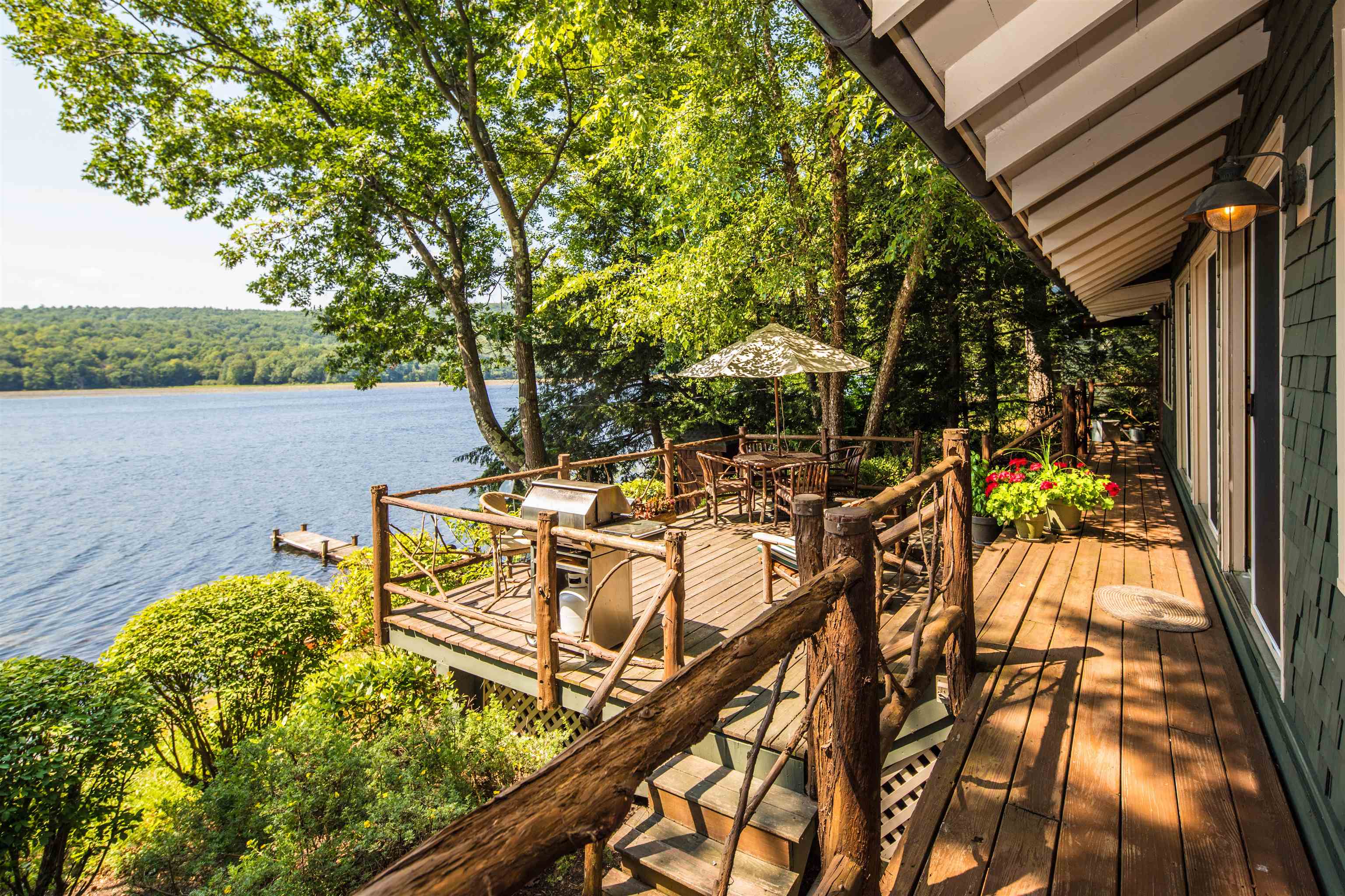289 Ledgemere Point