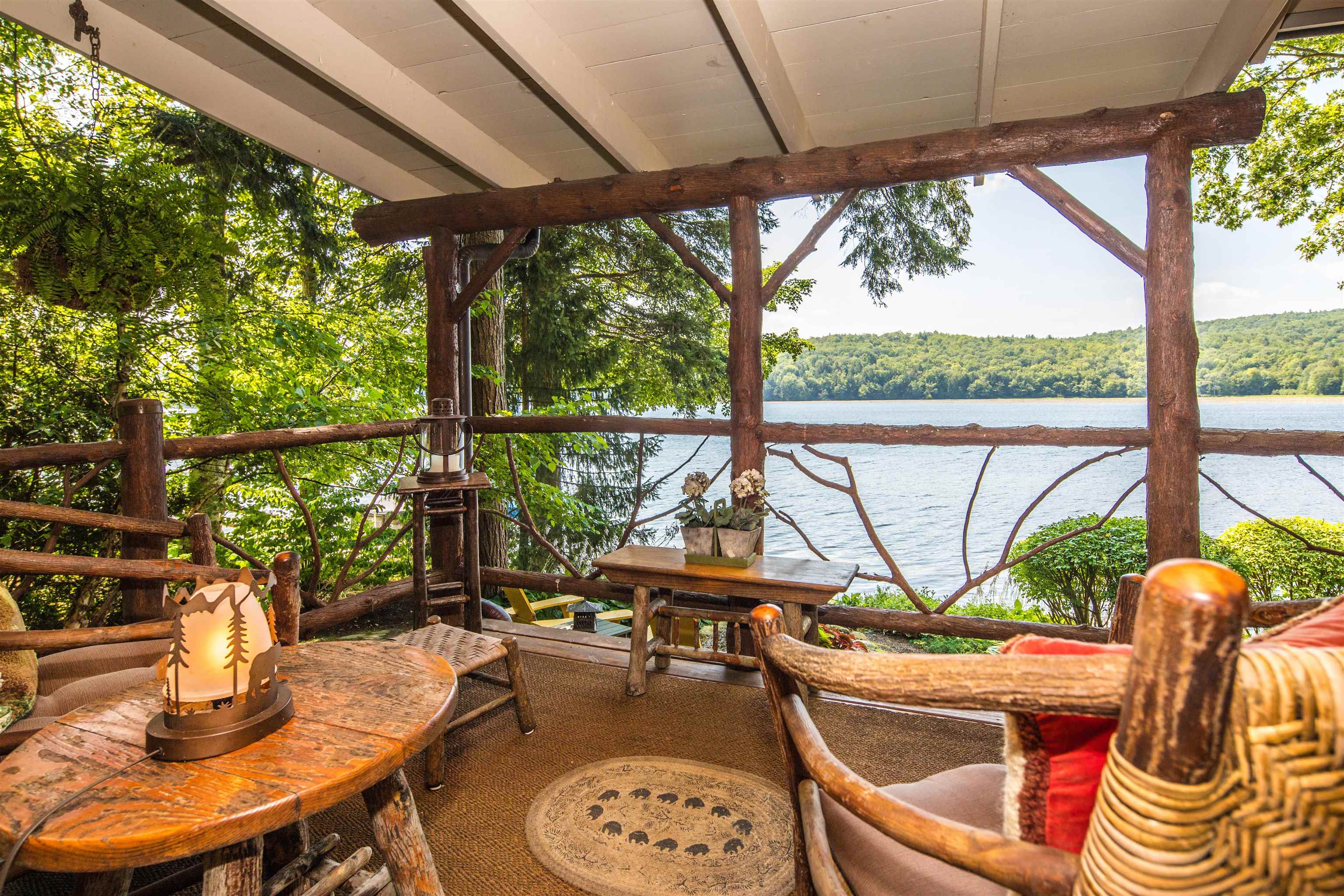 289 Ledgemere Point