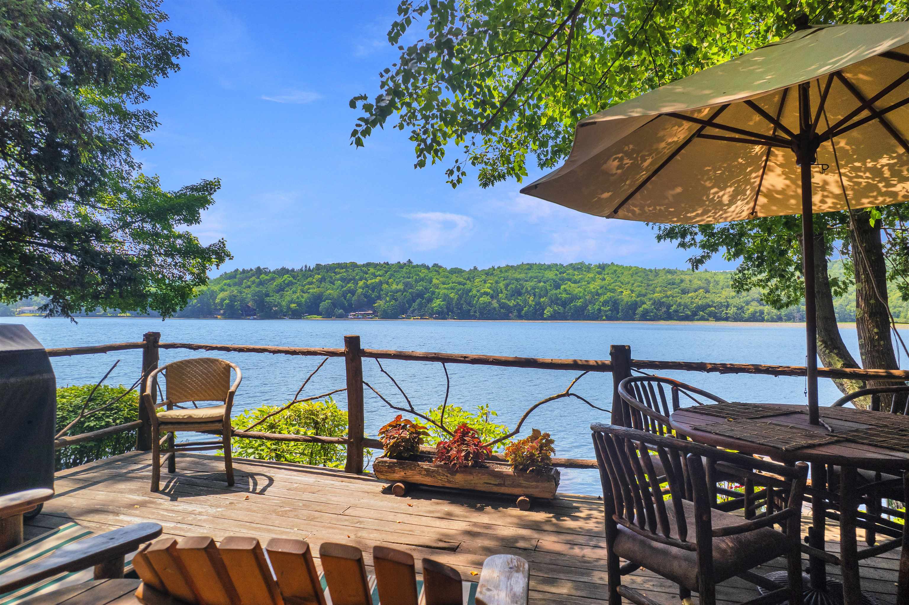 289 Ledgemere Point
