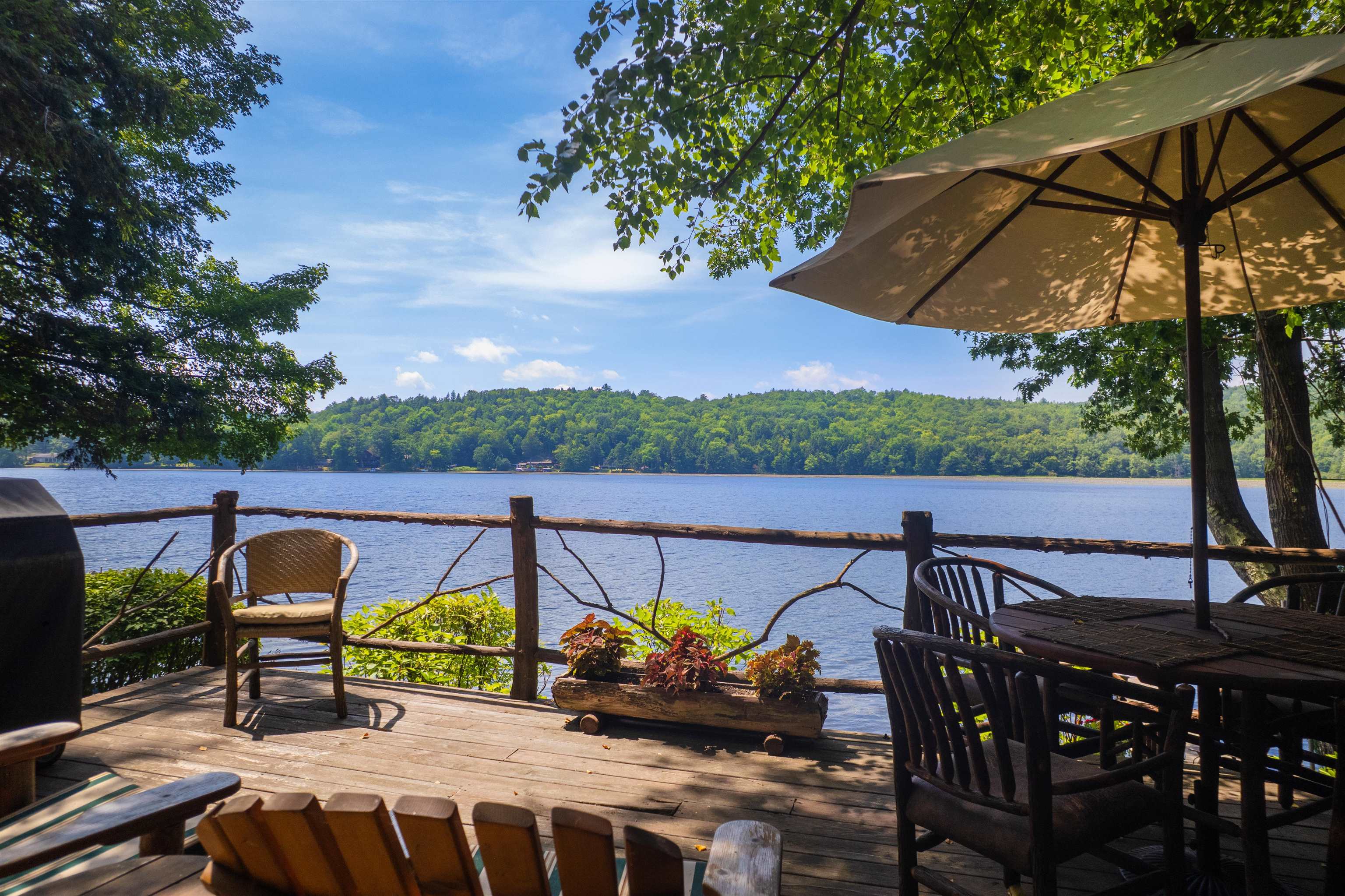 289 Ledgemere Point