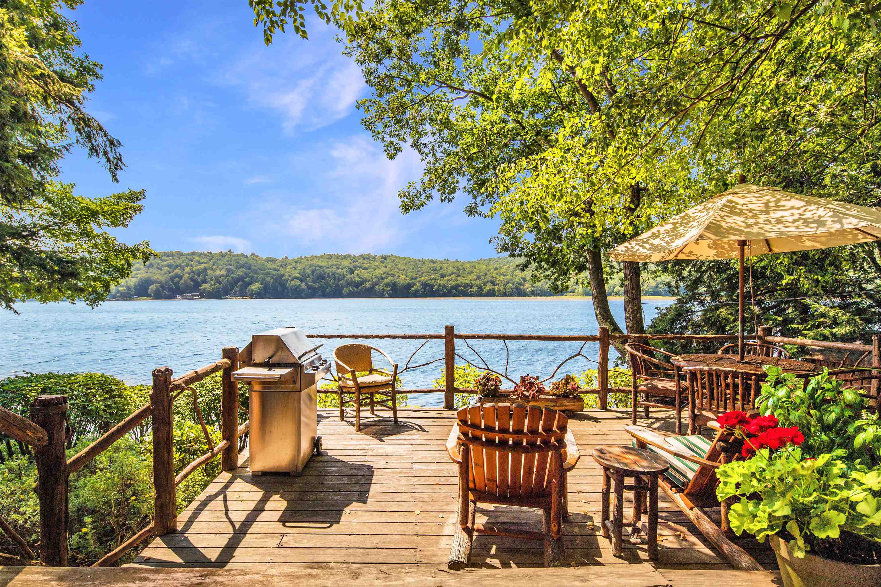 289 Ledgemere Point