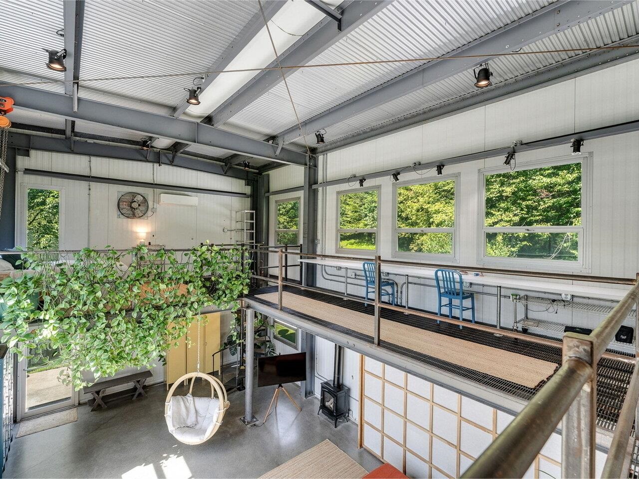 578 East Barnard Road