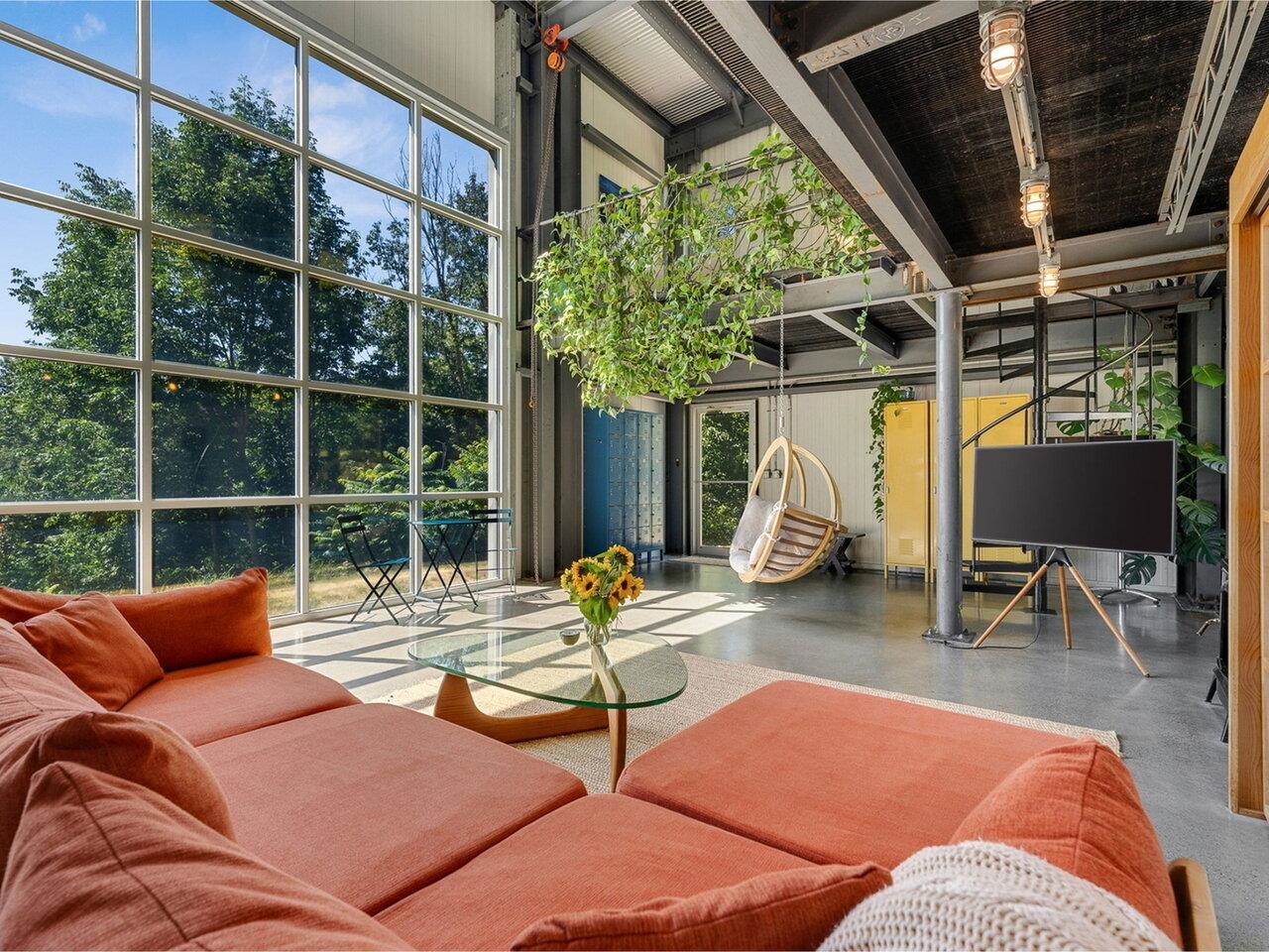 578 East Barnard Road