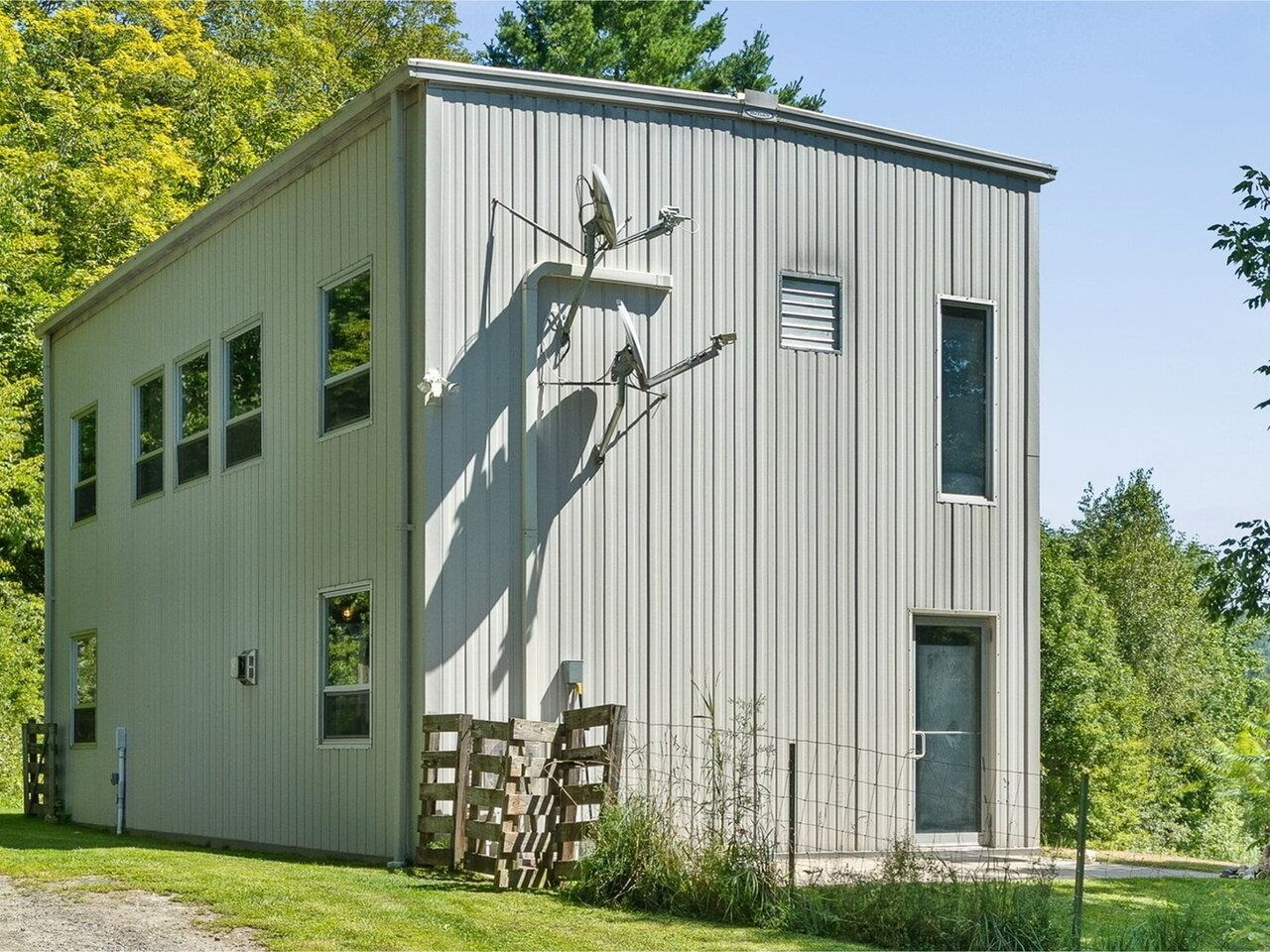 578 East Barnard Road