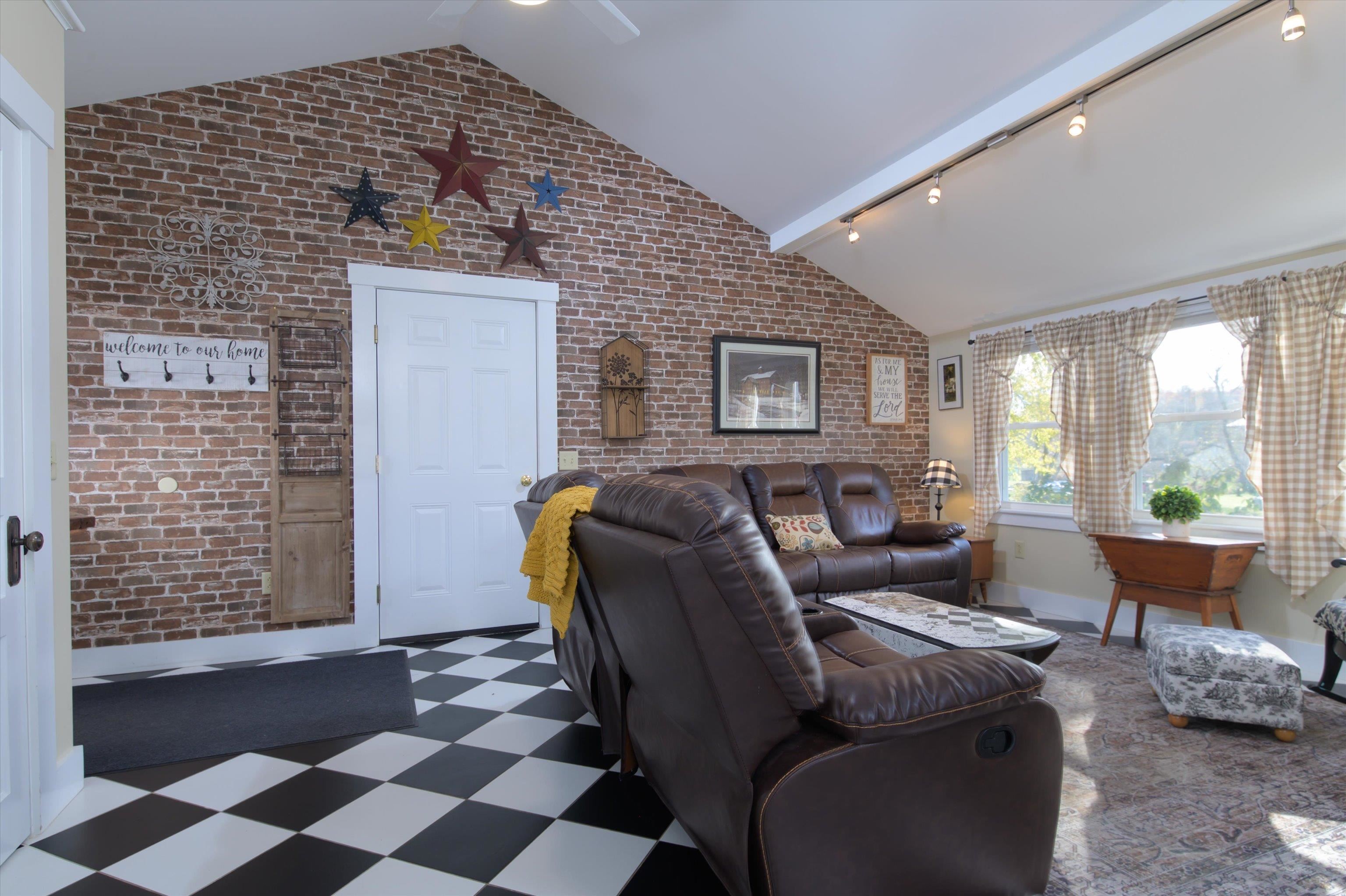 2558 Old Stage Road