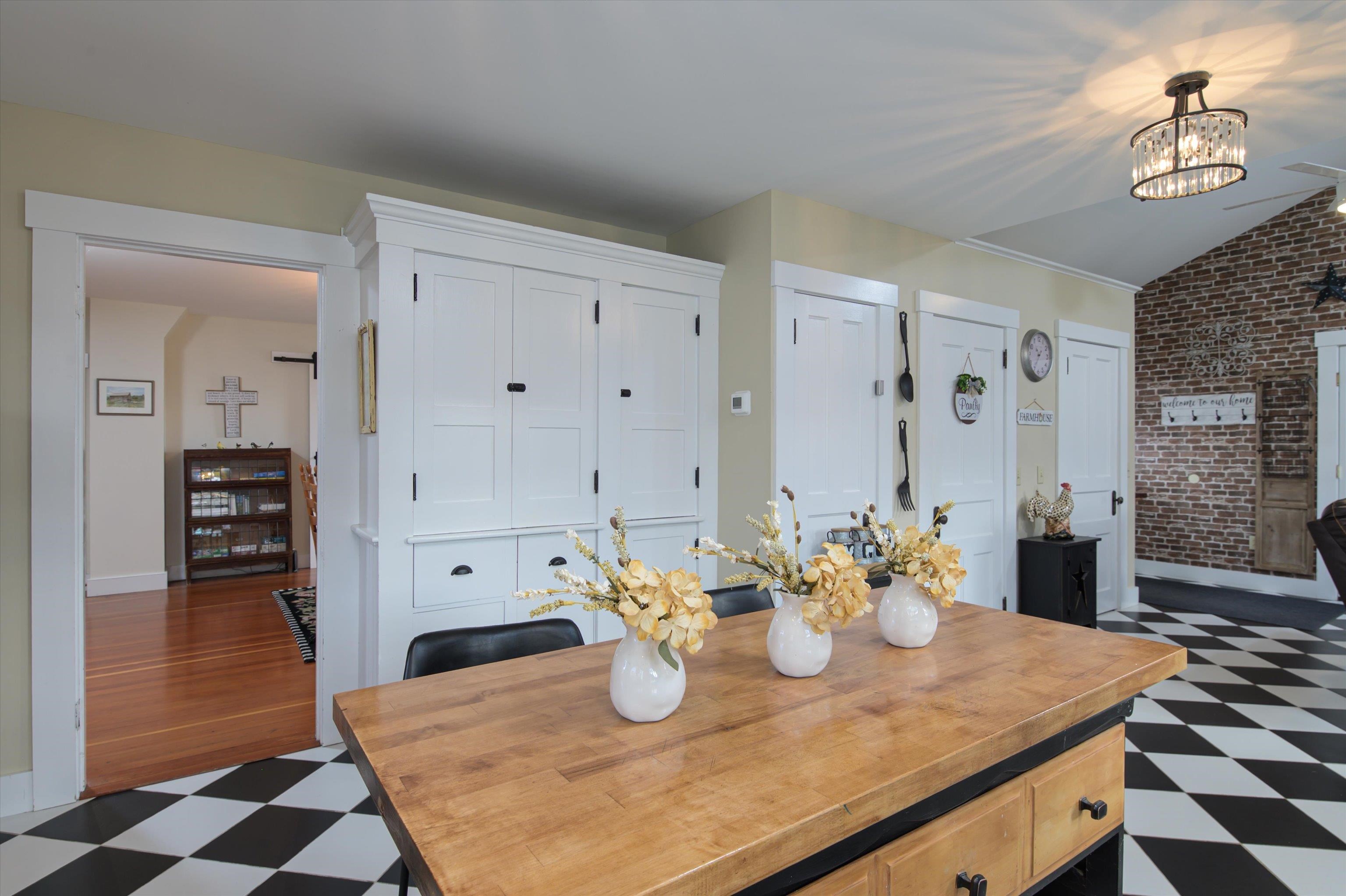 2558 Old Stage Road