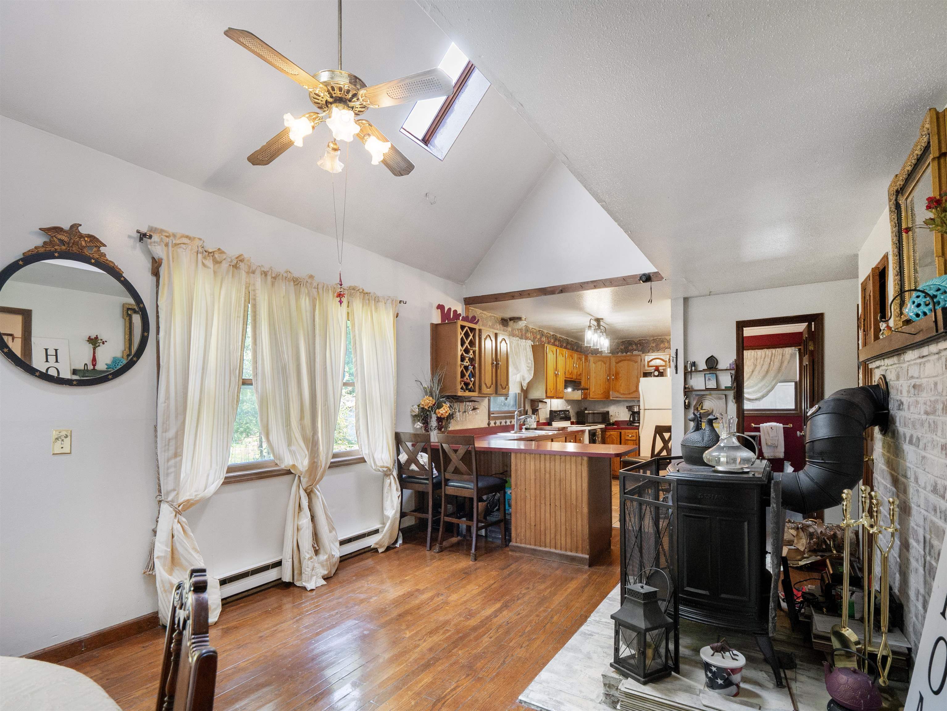 292 Ledgemere Point