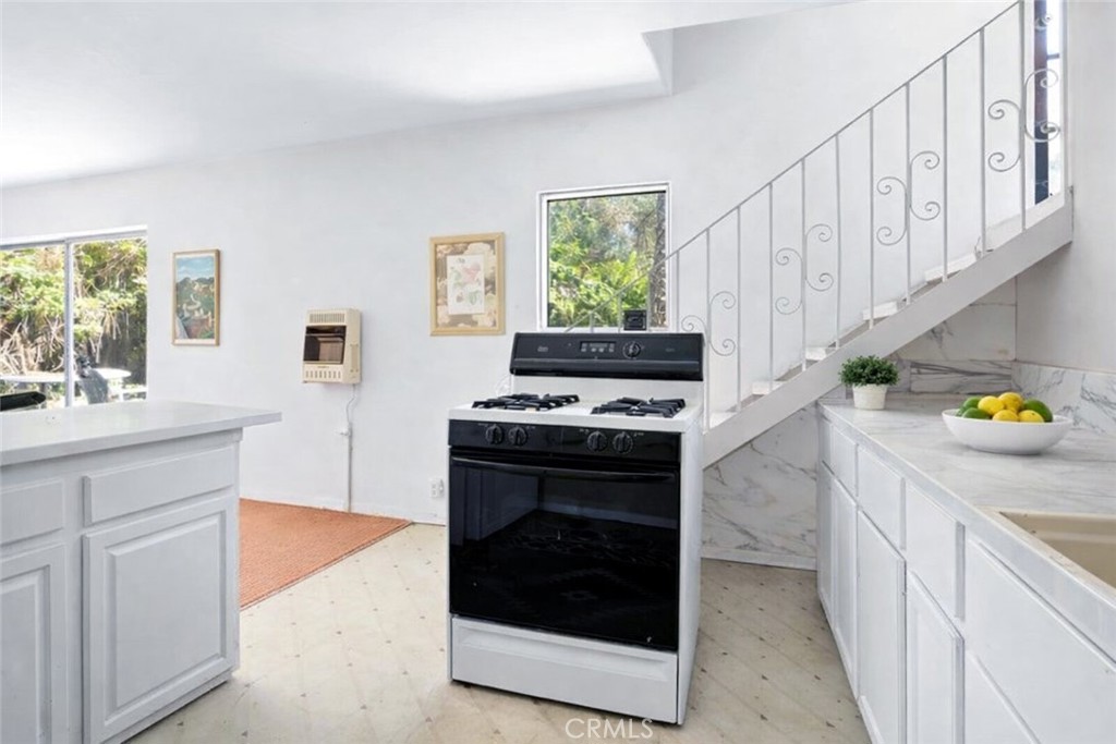 15 La Crescenta Drive