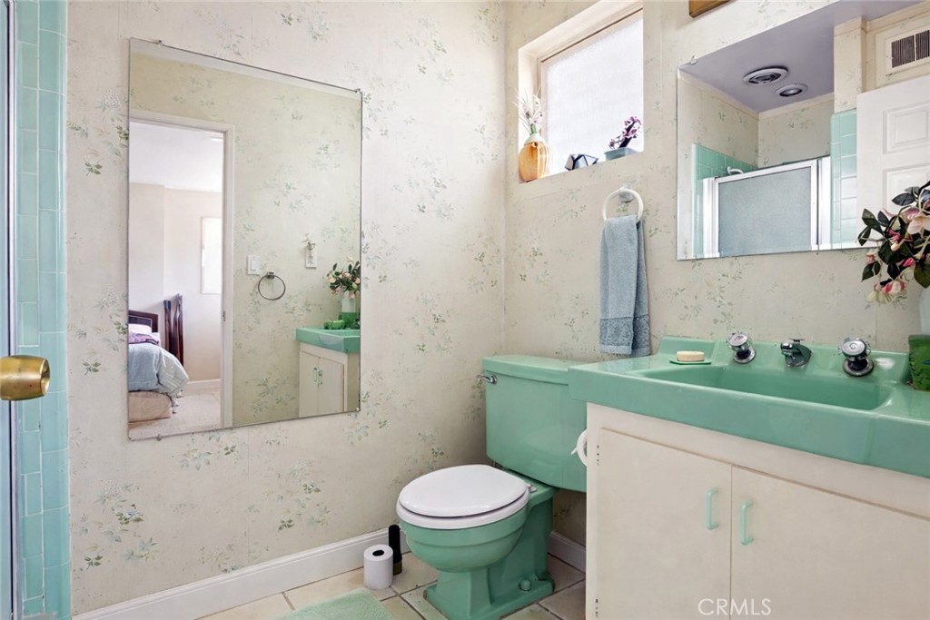 15 La Crescenta Drive