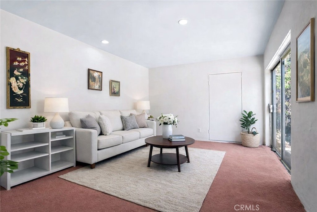 15 La Crescenta Drive