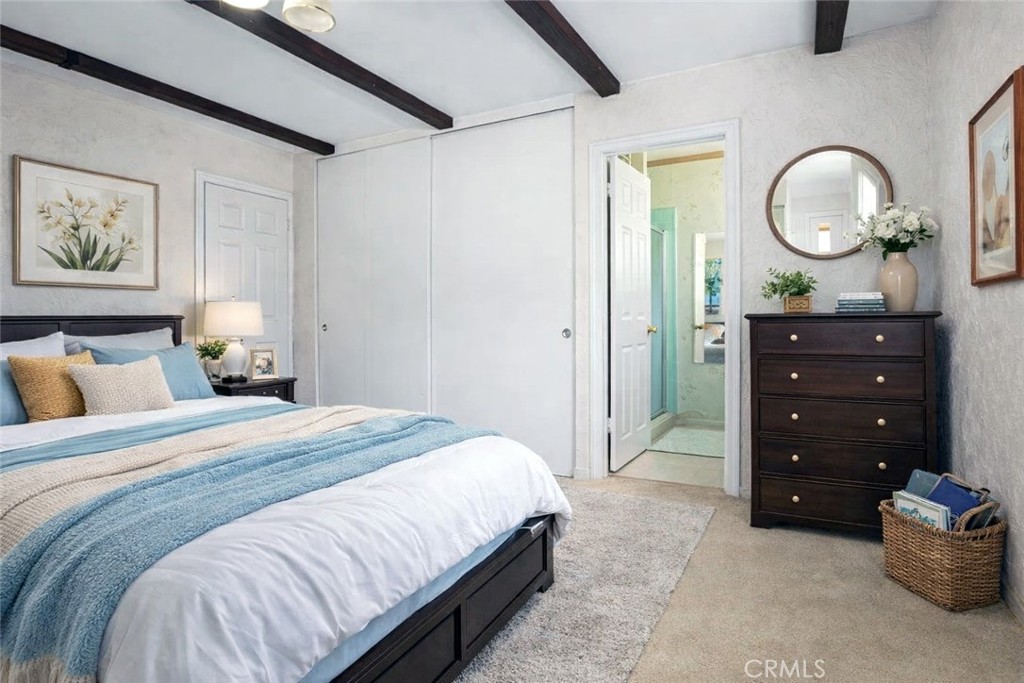 15 La Crescenta Drive