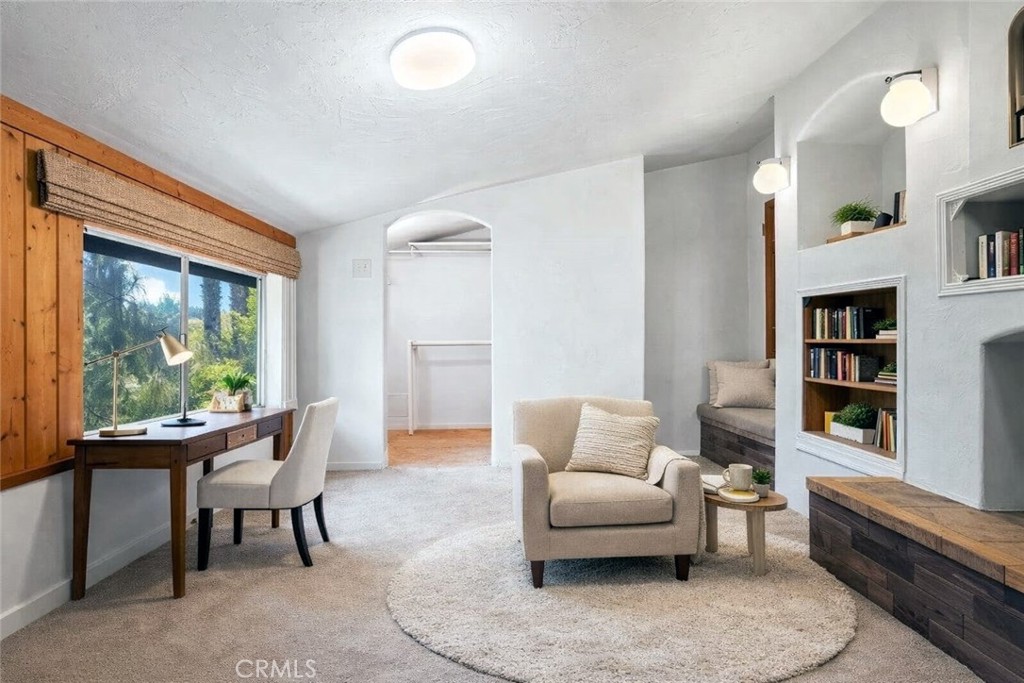 15 La Crescenta Drive