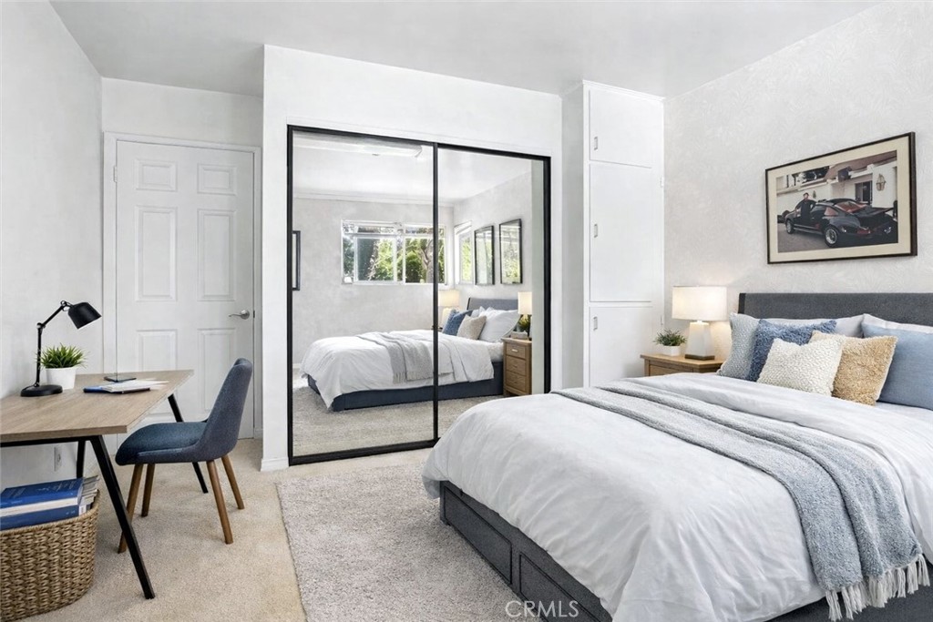 15 La Crescenta Drive