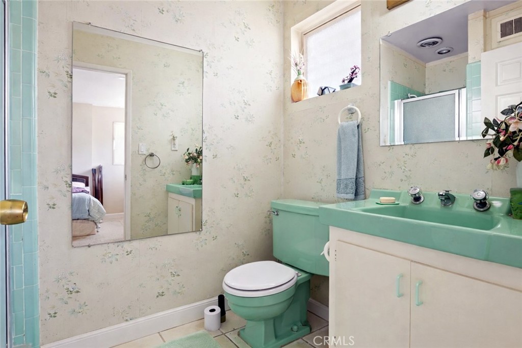 15 La Crescenta Drive