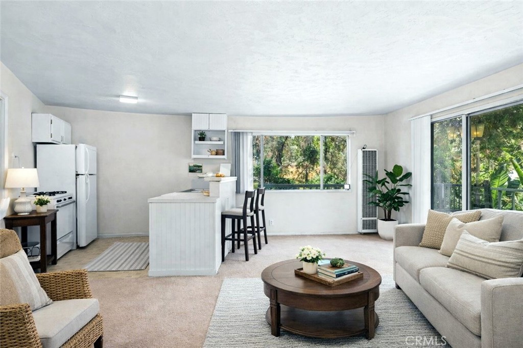 15 La Crescenta Drive