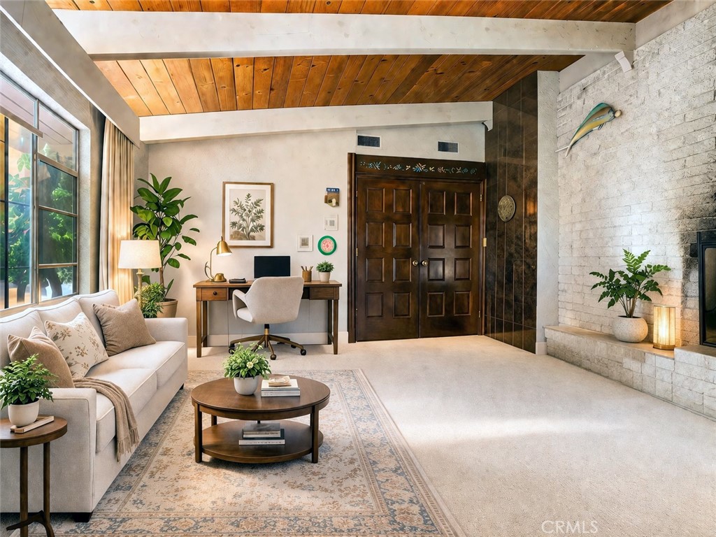 15 La Crescenta Drive