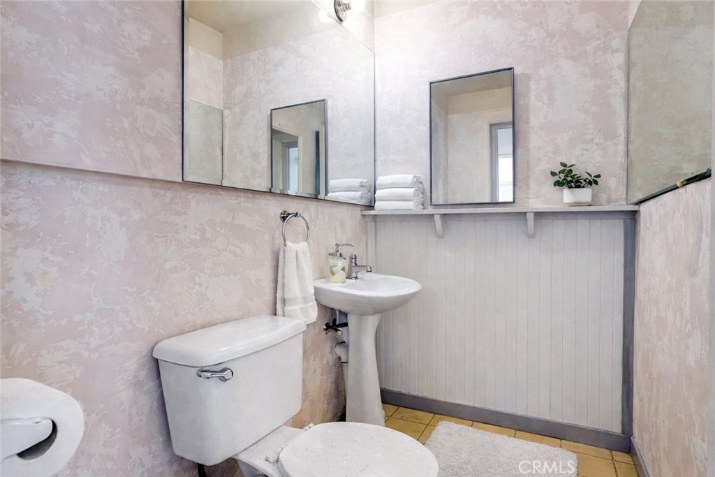15 La Crescenta Drive