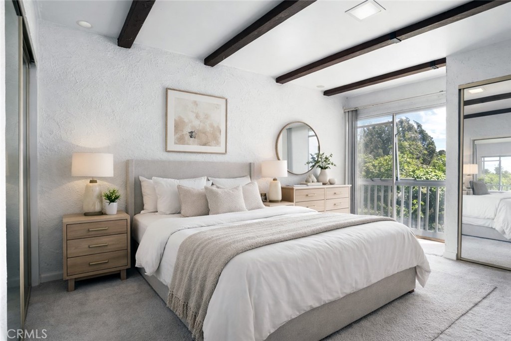 15 La Crescenta Drive