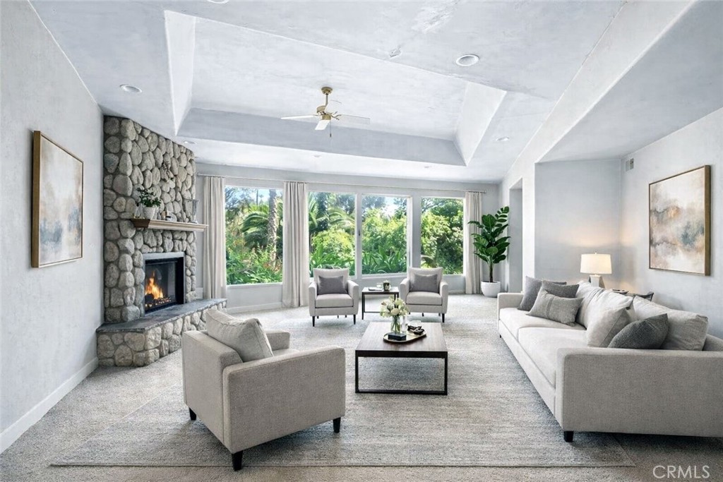 15 La Crescenta Drive
