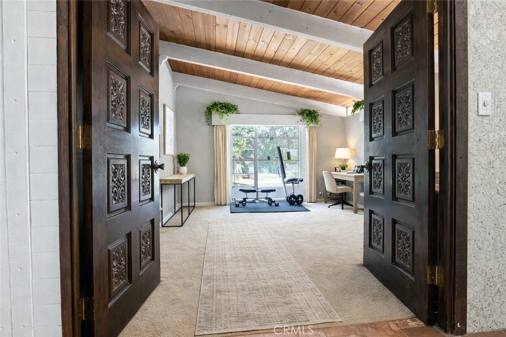 15 La Crescenta Drive