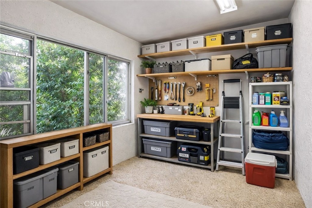 15 La Crescenta Drive