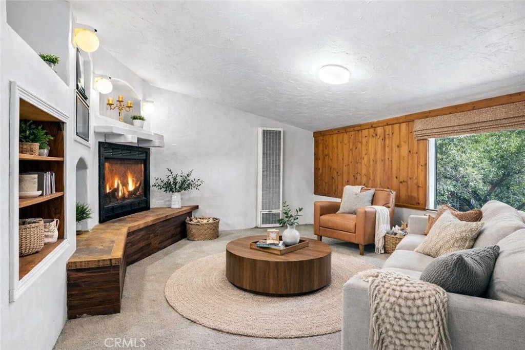 15 La Crescenta Drive