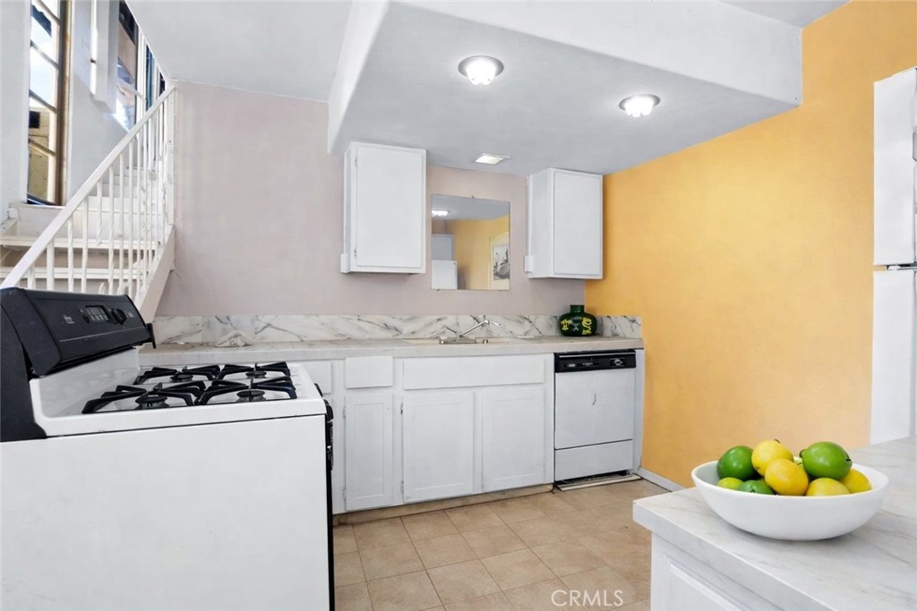 15 La Crescenta Drive
