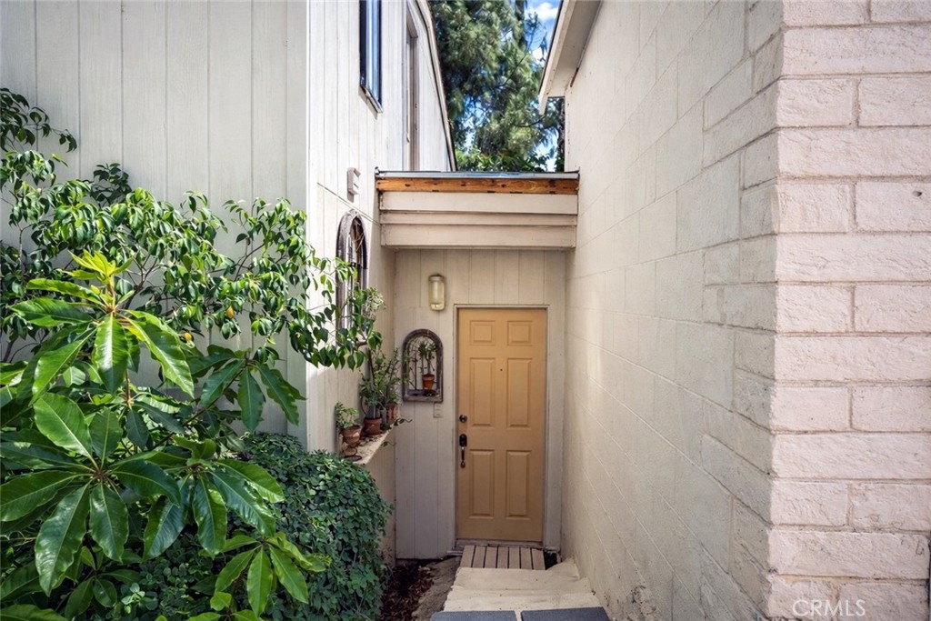 15 La Crescenta Drive