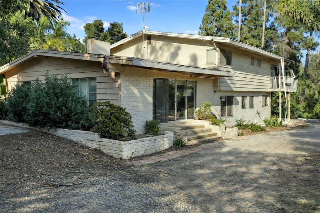 15 La Crescenta Drive