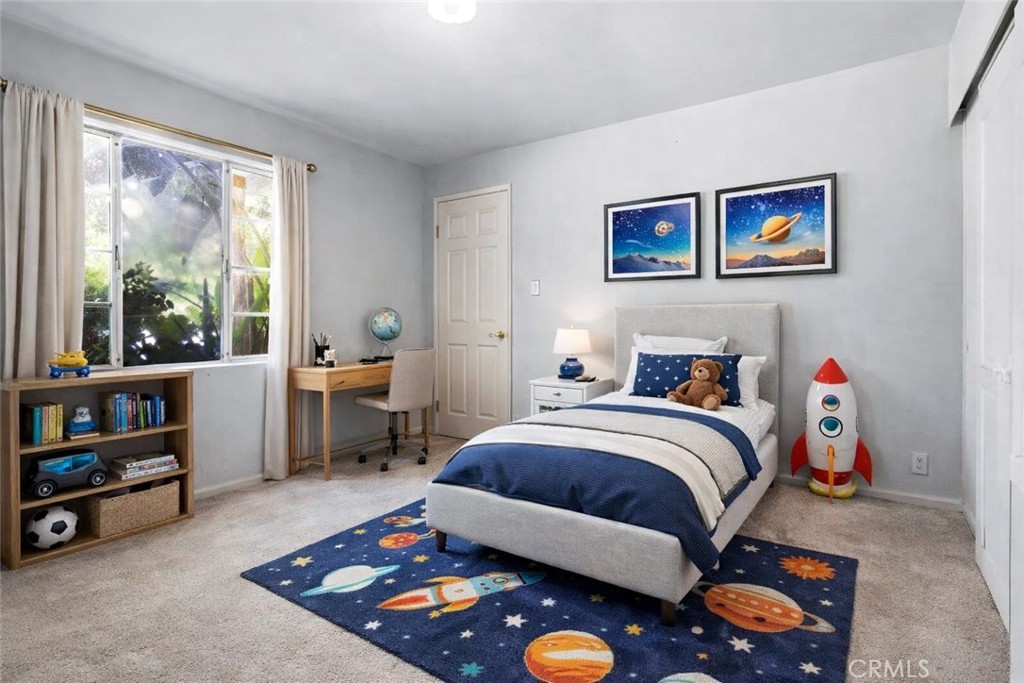 15 La Crescenta Drive