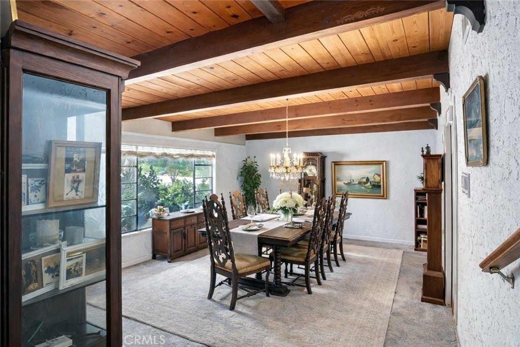 15 La Crescenta Drive